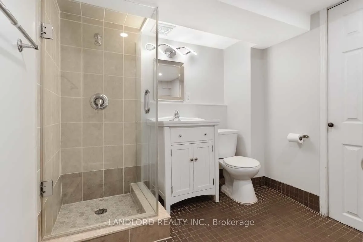 159 Lawrence Avenue W
