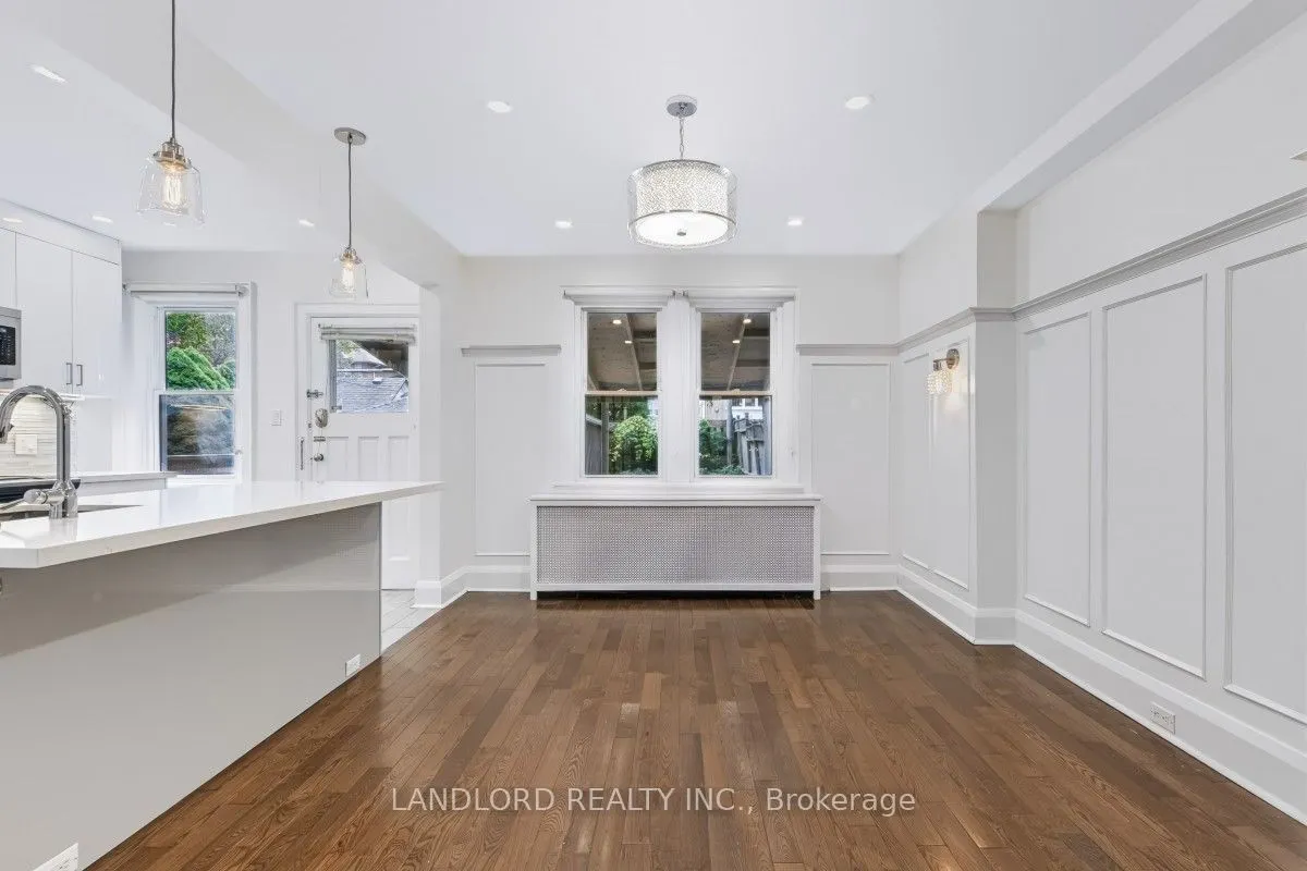 159 Lawrence Avenue W