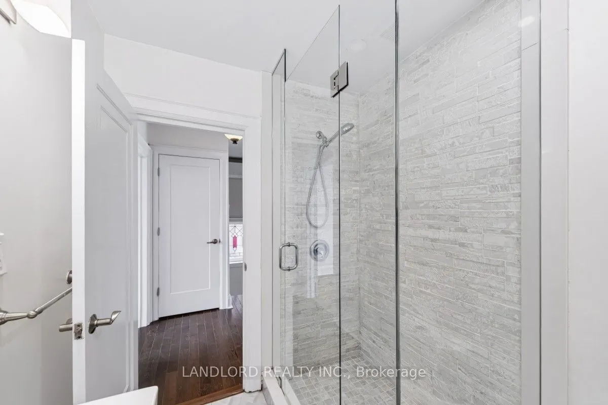 159 Lawrence Avenue W