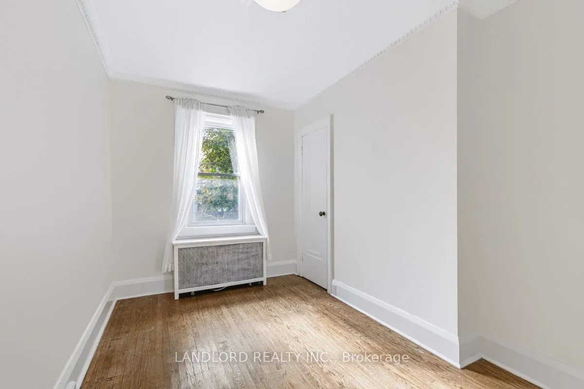 159 Lawrence Avenue W