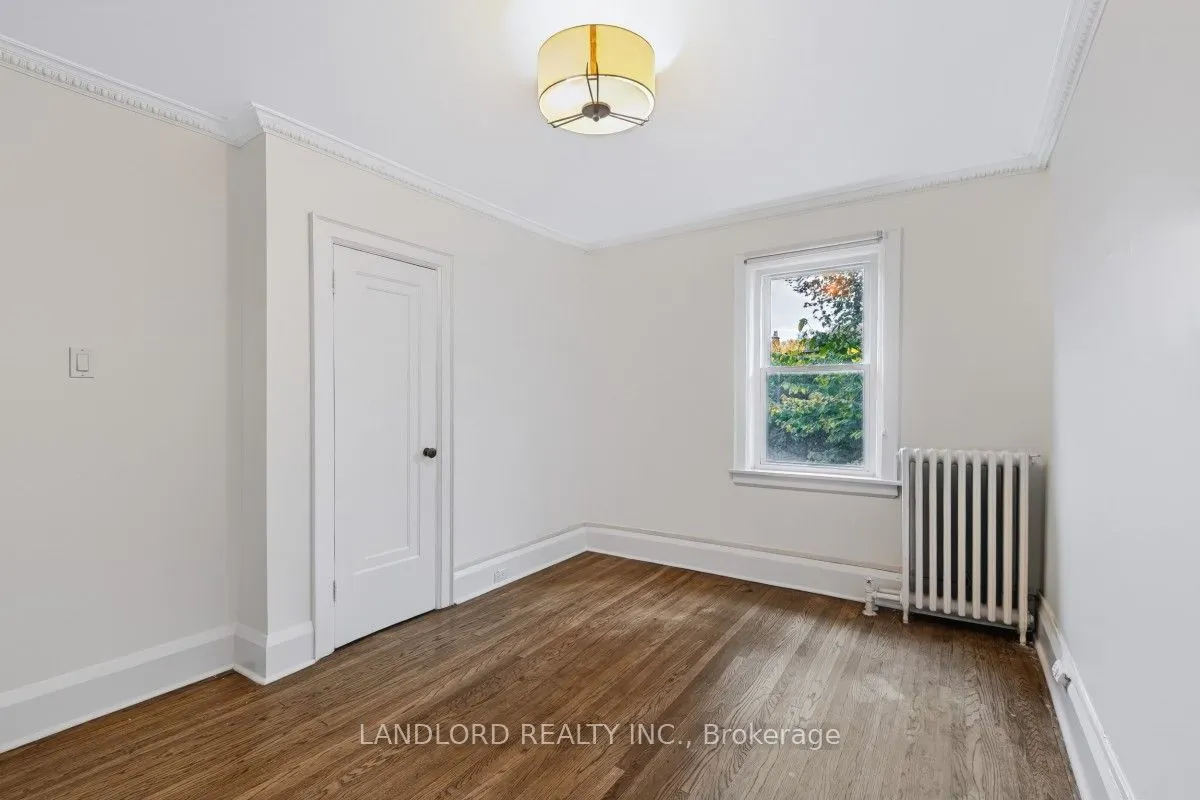 159 Lawrence Avenue W
