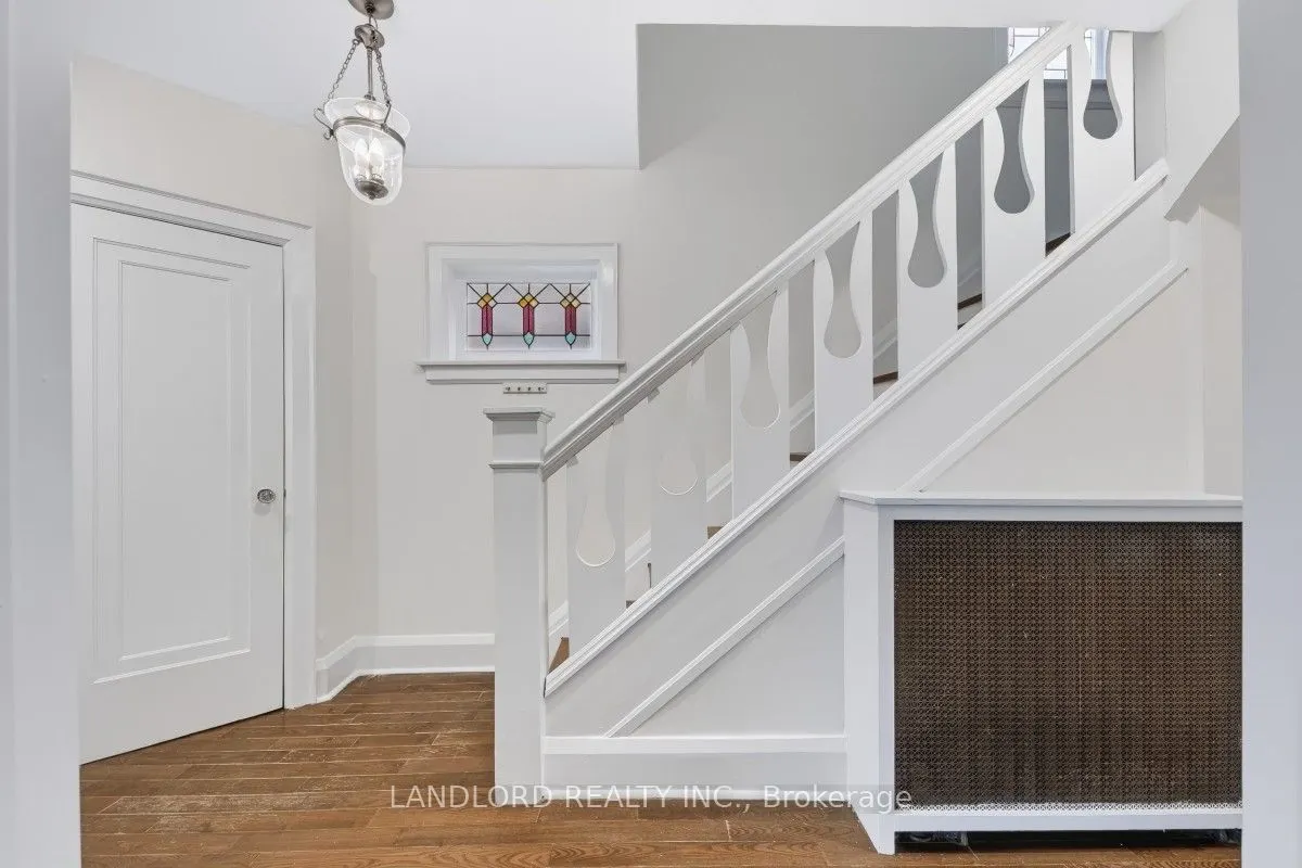 159 Lawrence Avenue W