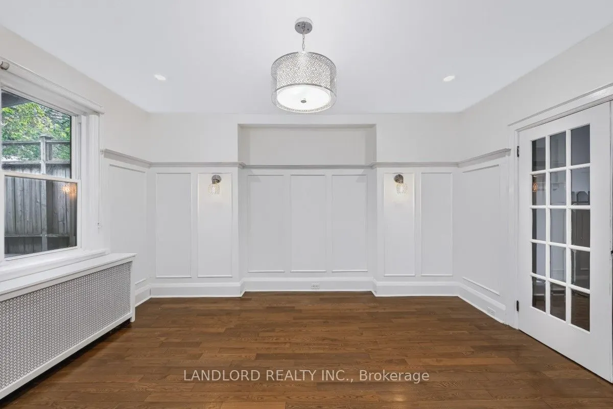 159 Lawrence Avenue W