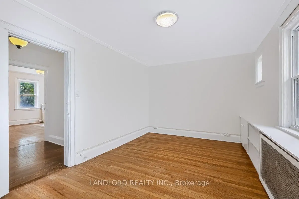 159 Lawrence Avenue W