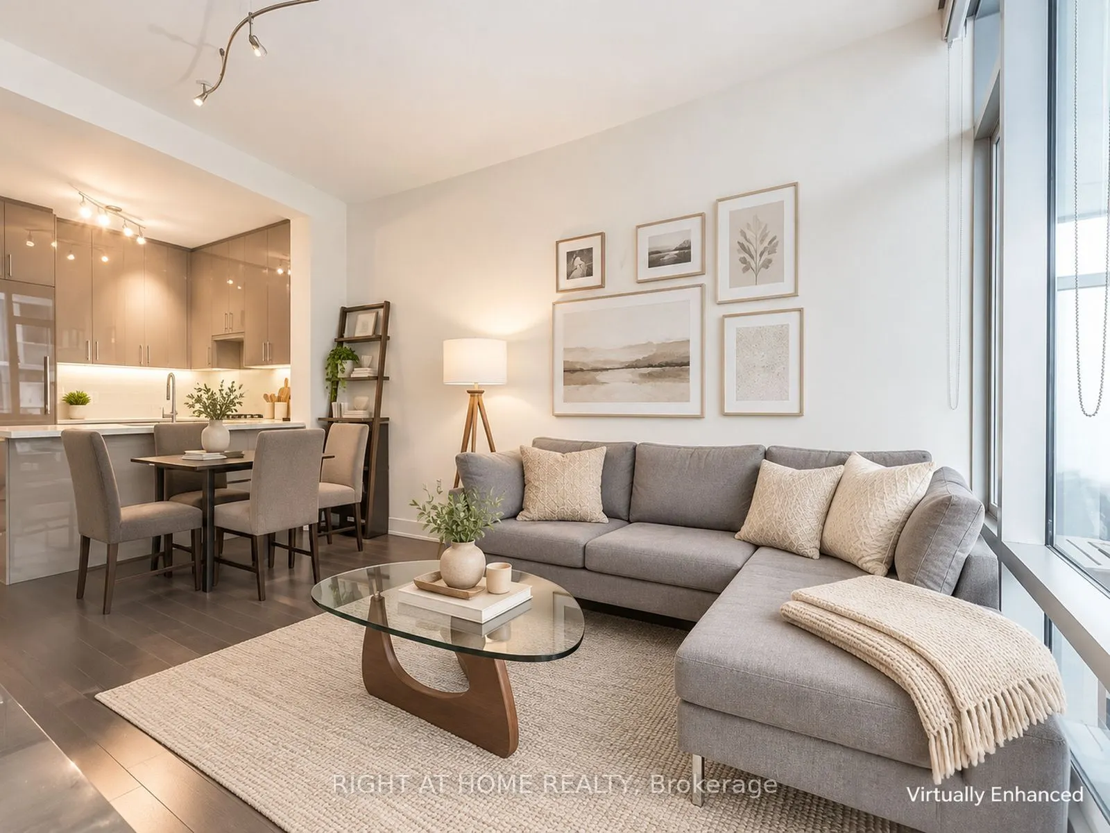 39 Queens Quay E #807