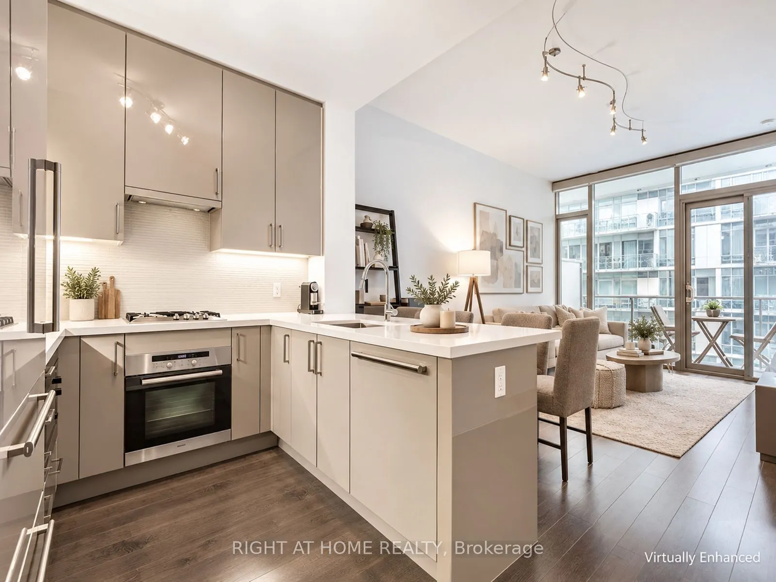 39 Queens Quay E #807