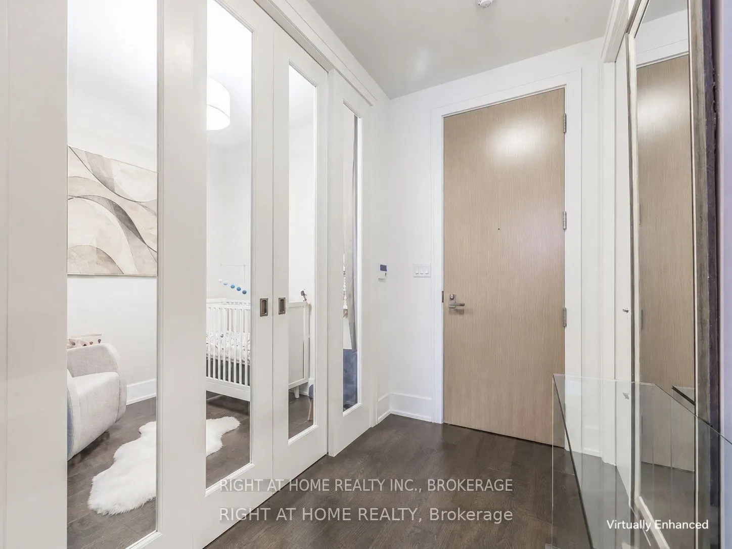 39 Queens Quay E #807