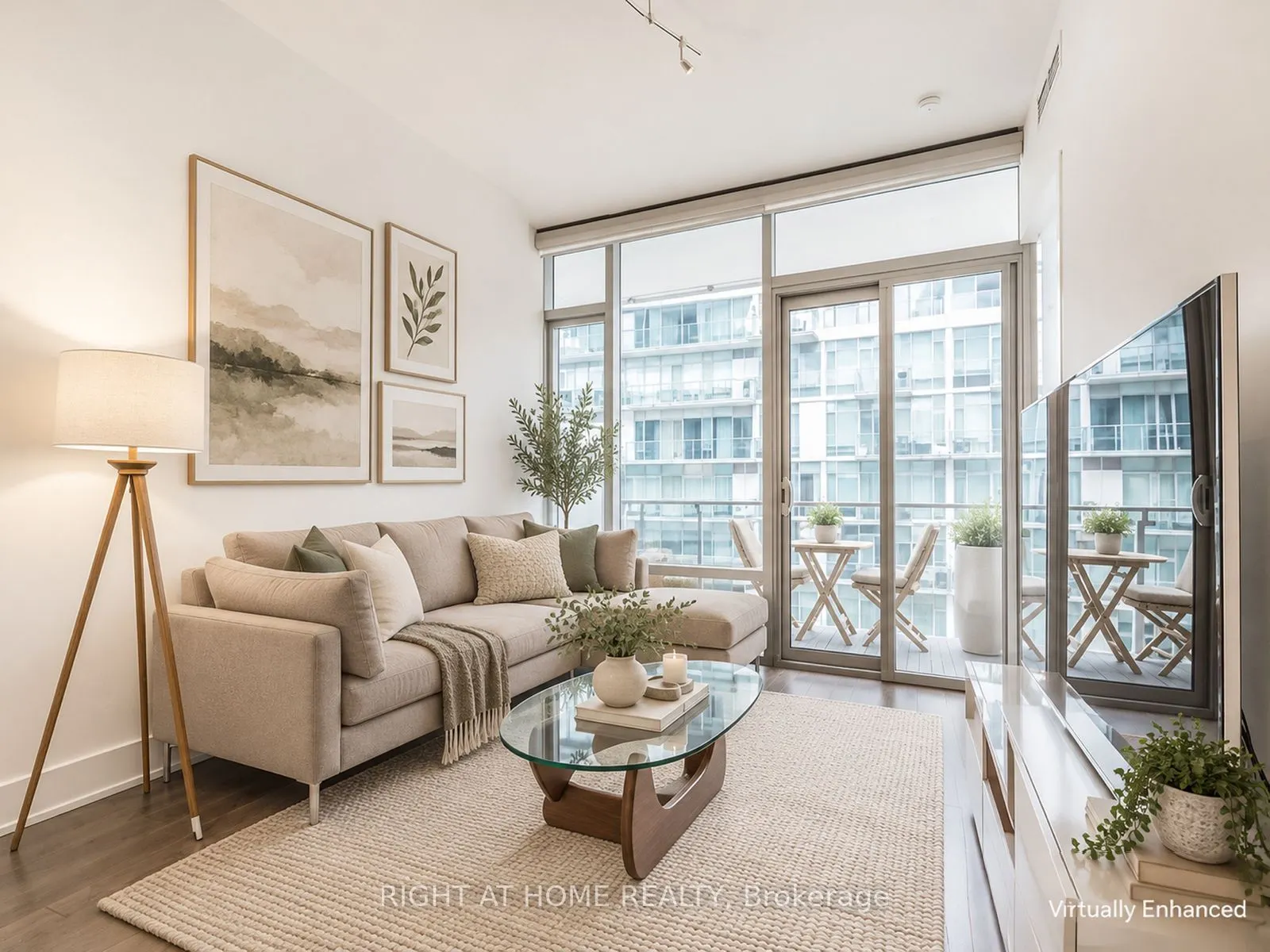 39 Queens Quay E #807