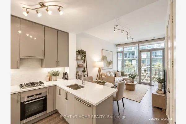 39 Queens Quay E