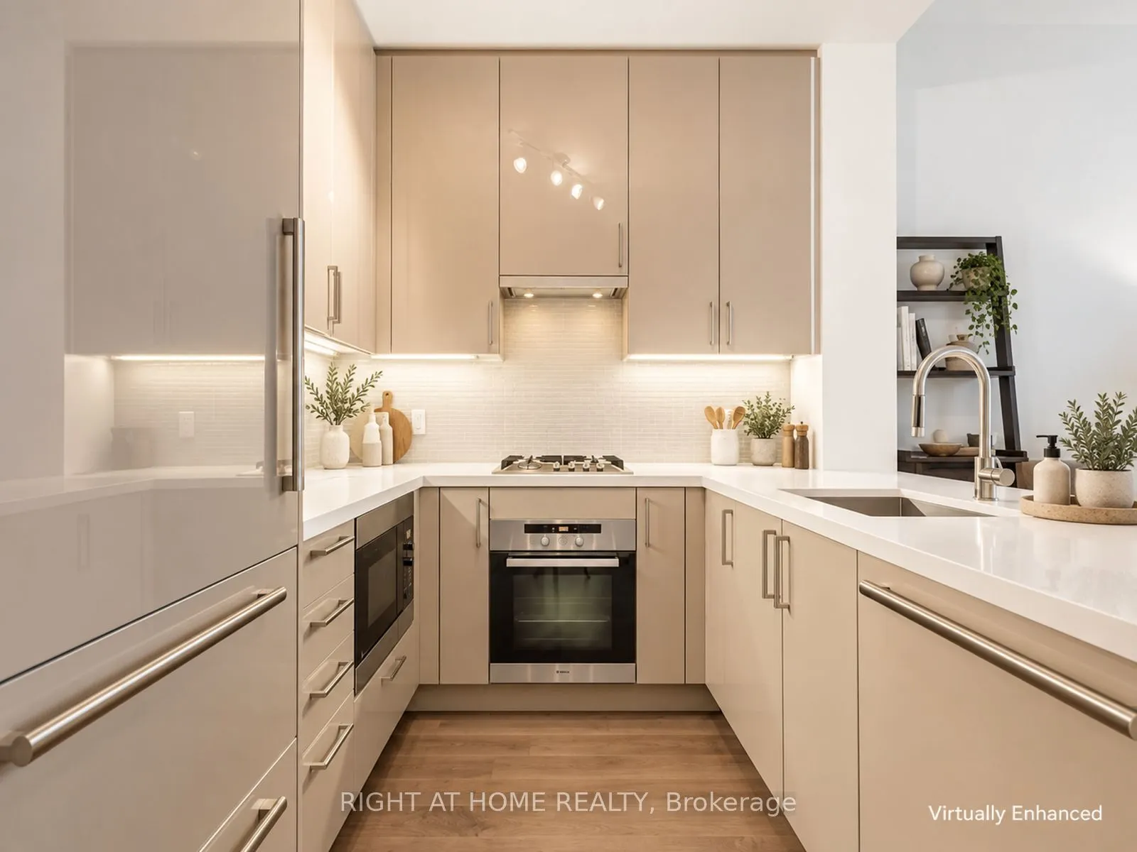 39 Queens Quay E #807