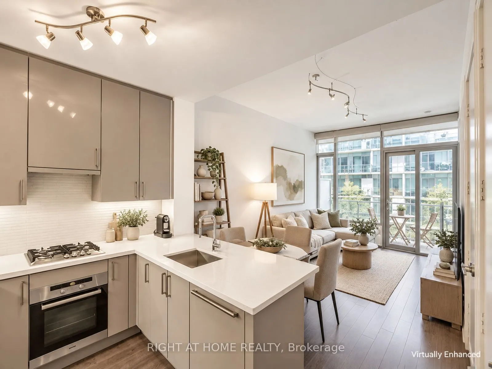 39 Queens Quay E #807