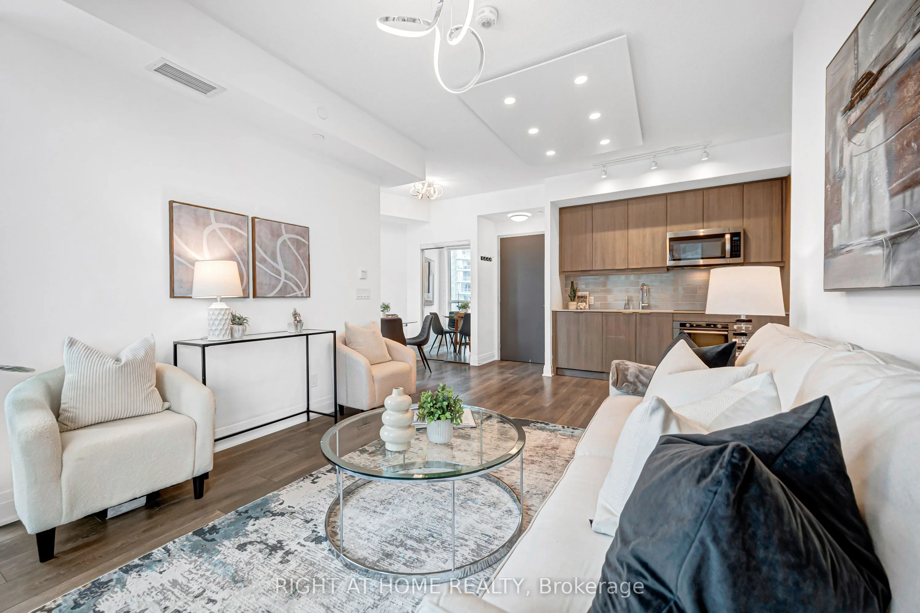 38 Forest Manor Road #405