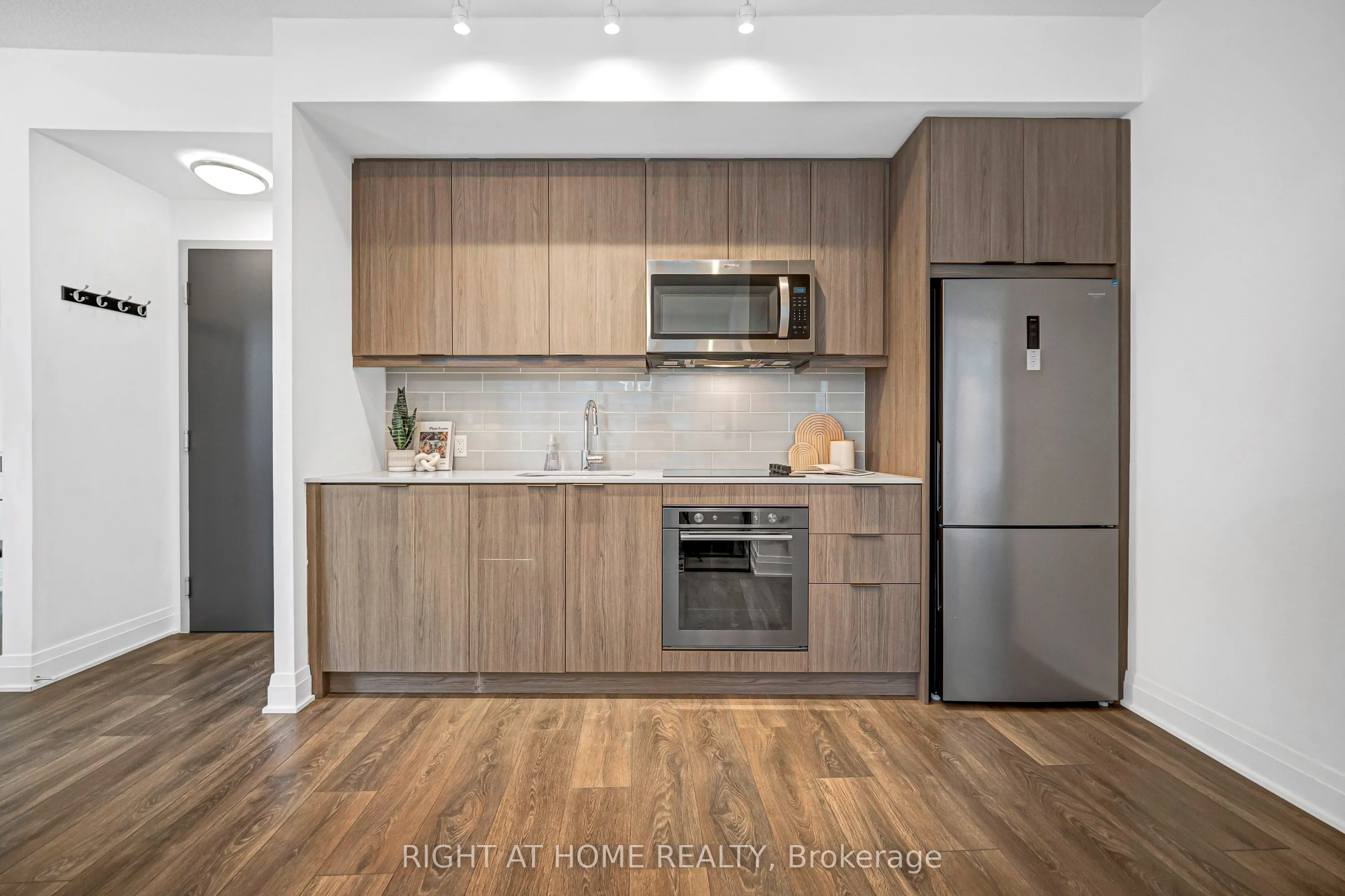 38 Forest Manor Road #405