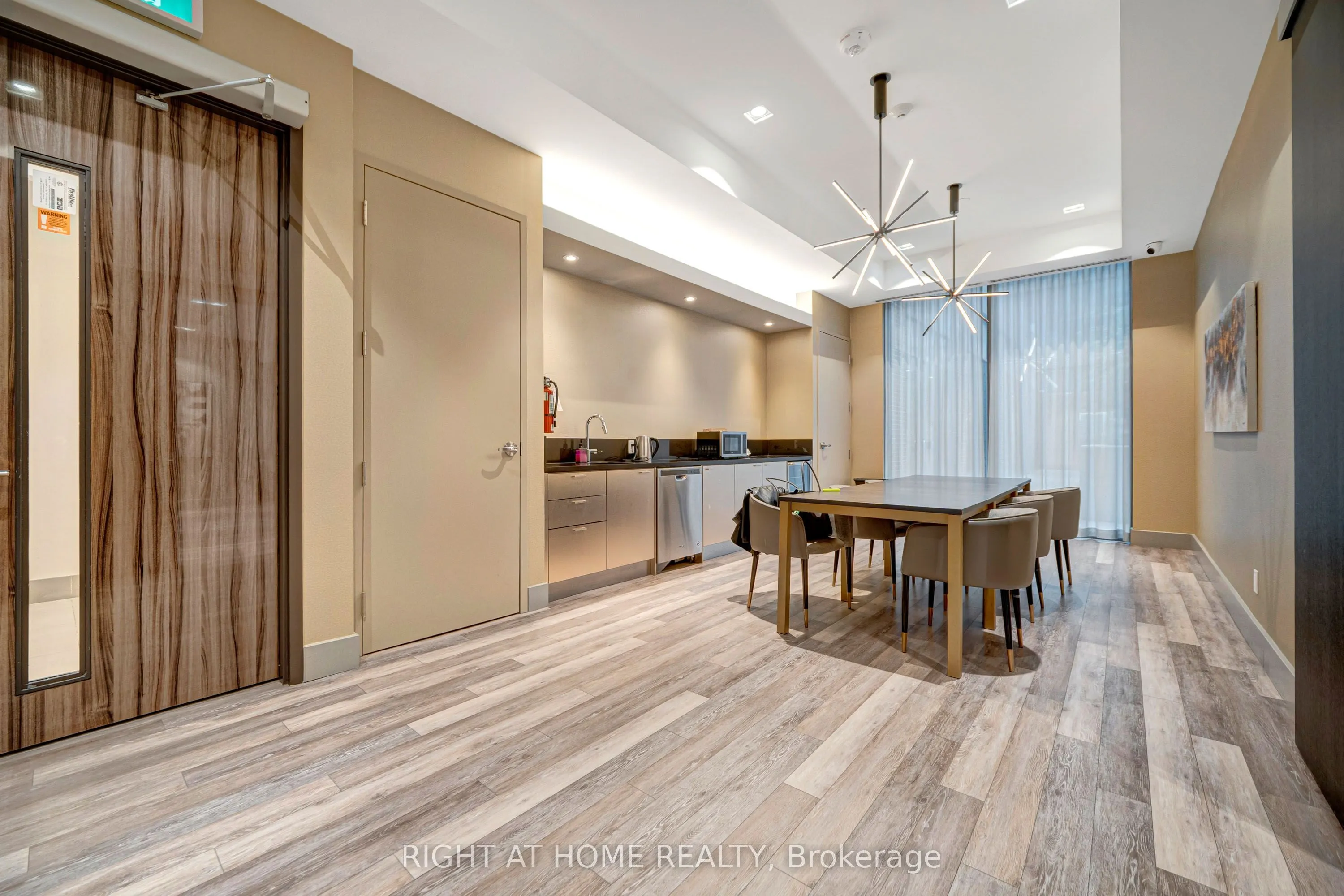 38 Forest Manor Road #405
