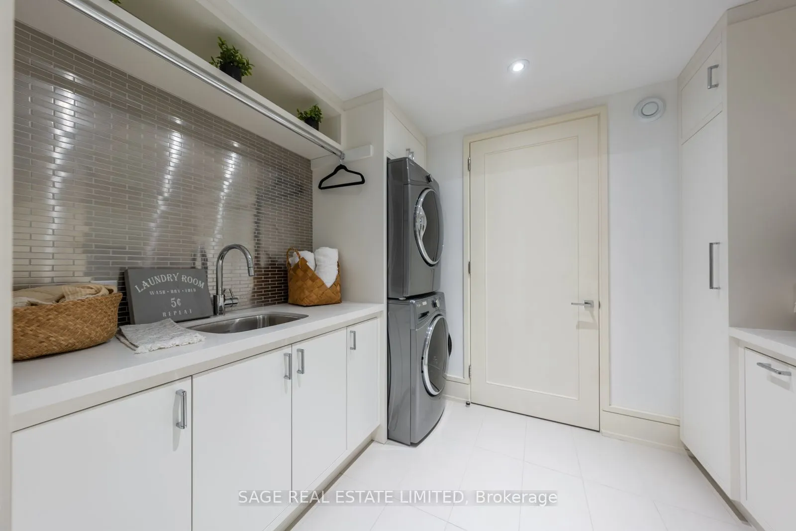 5 Thurloe Avenue
