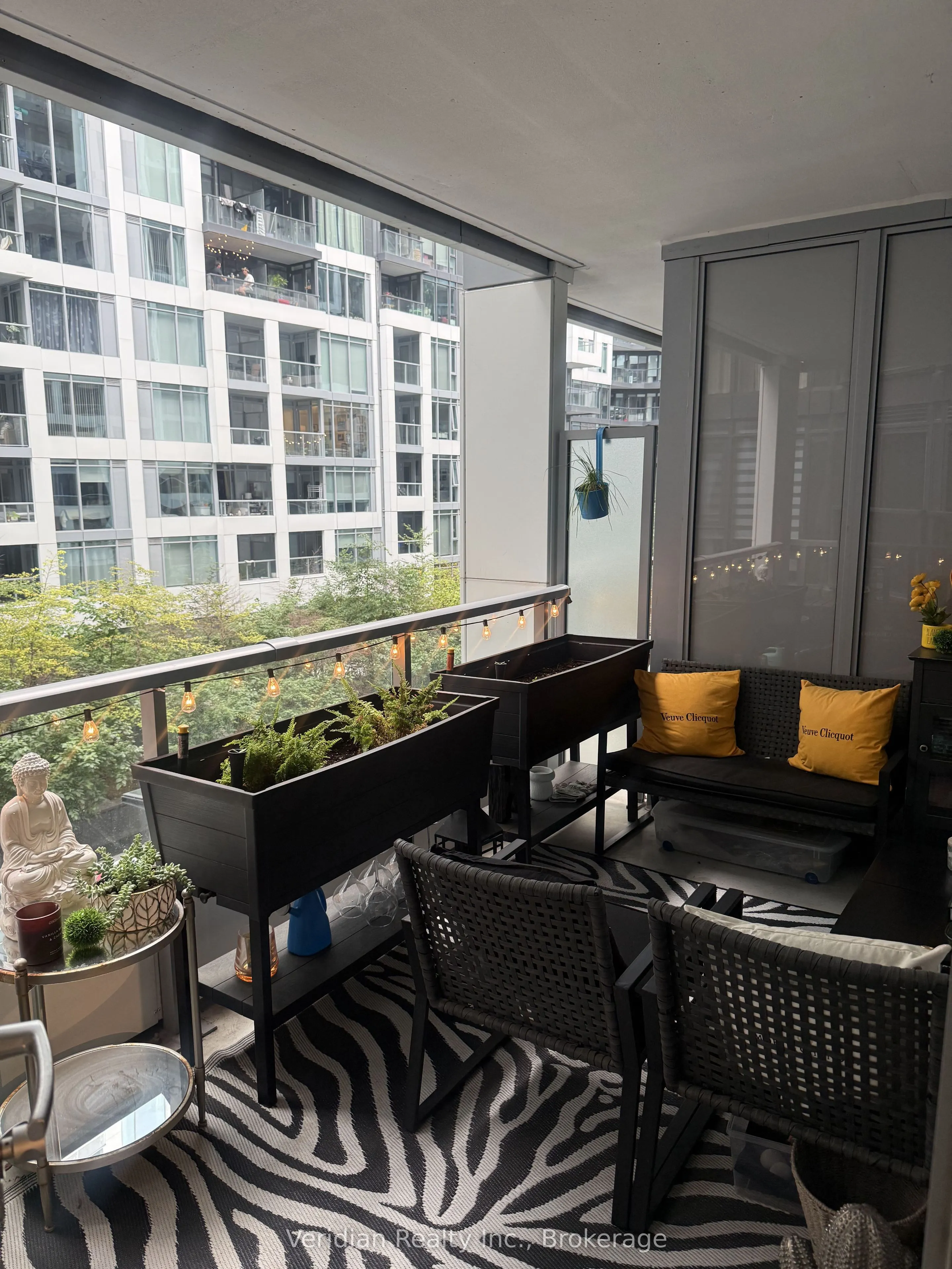 576 Front Street W #418