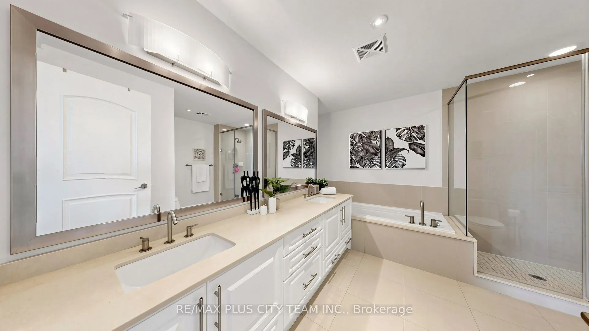 16 Harbour Street #4302