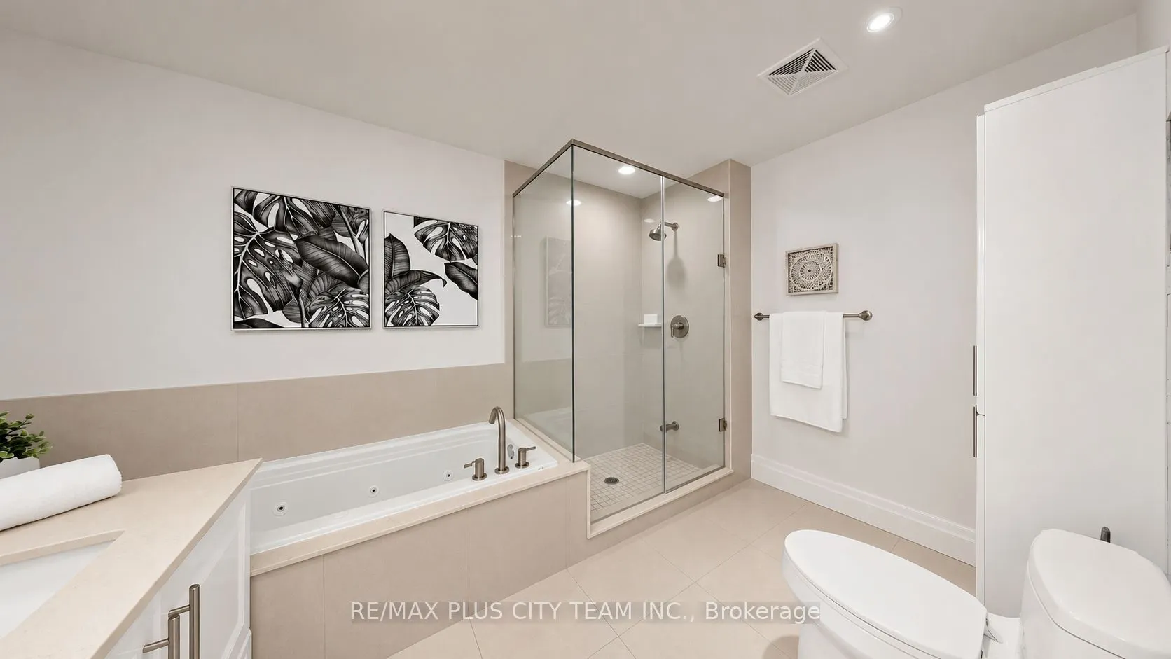 16 Harbour Street #4302