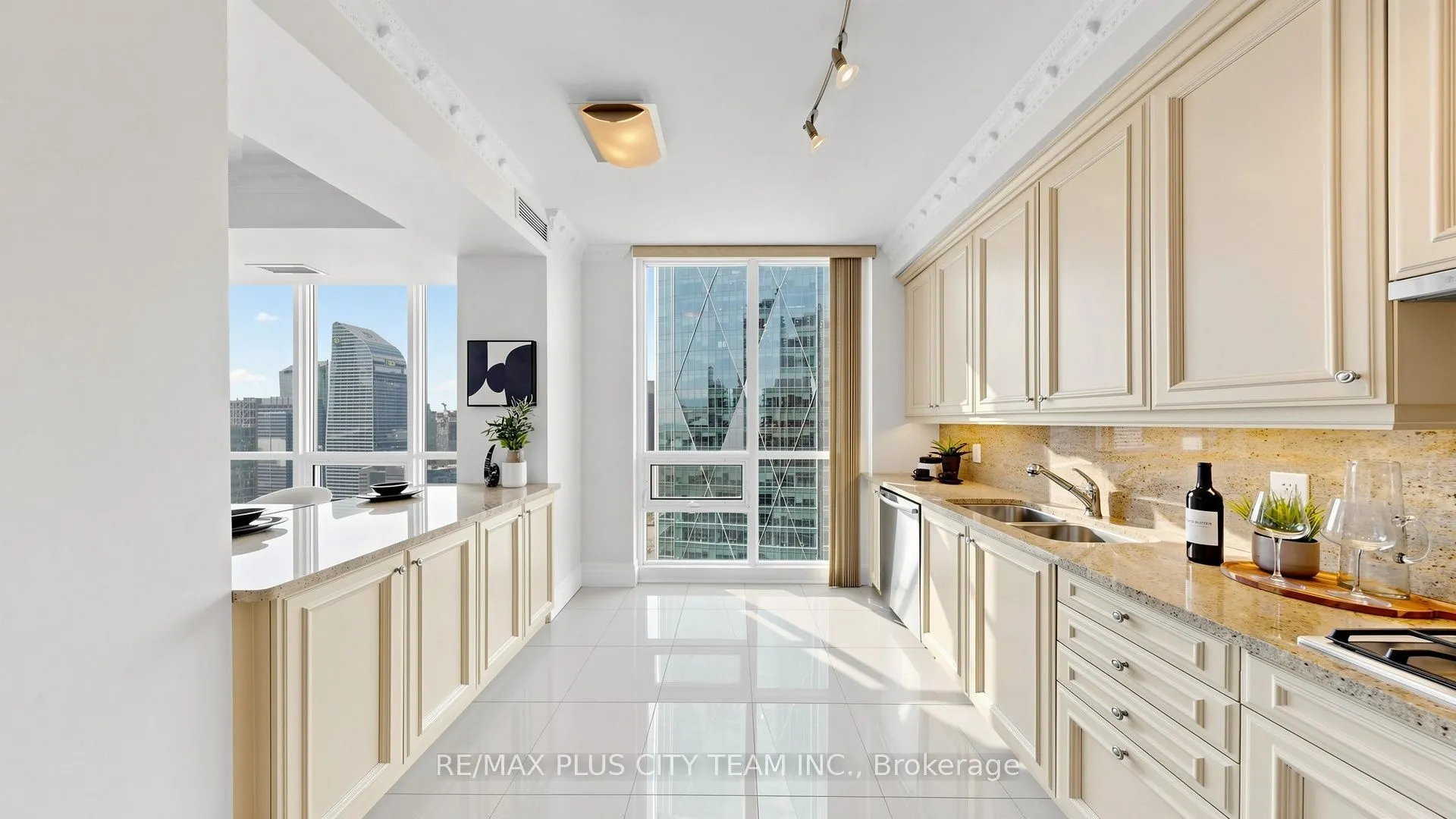 16 Harbour Street #4302
