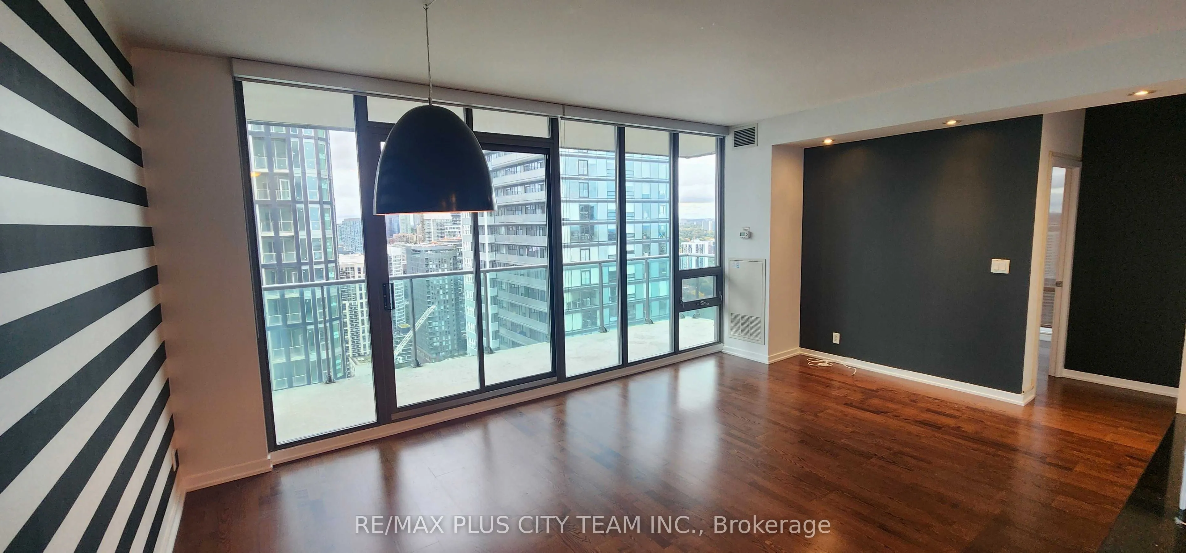 33 Lombard Street #3604