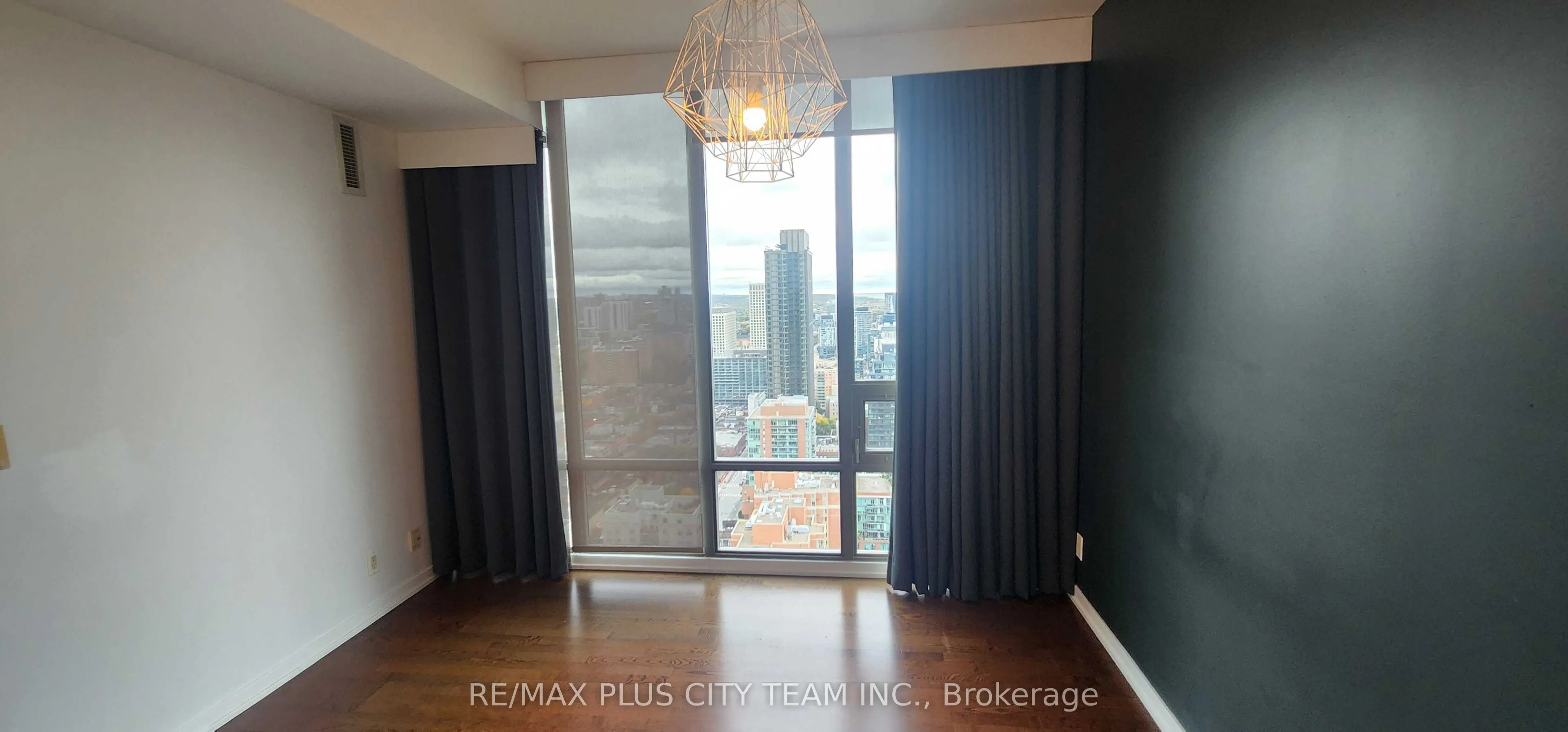 33 Lombard Street #3604