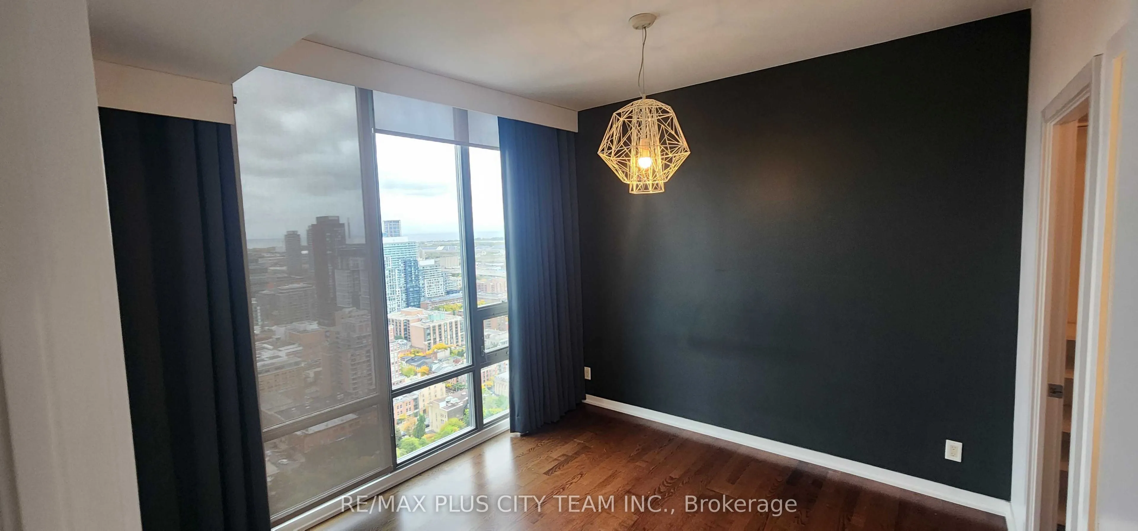 33 Lombard Street #3604