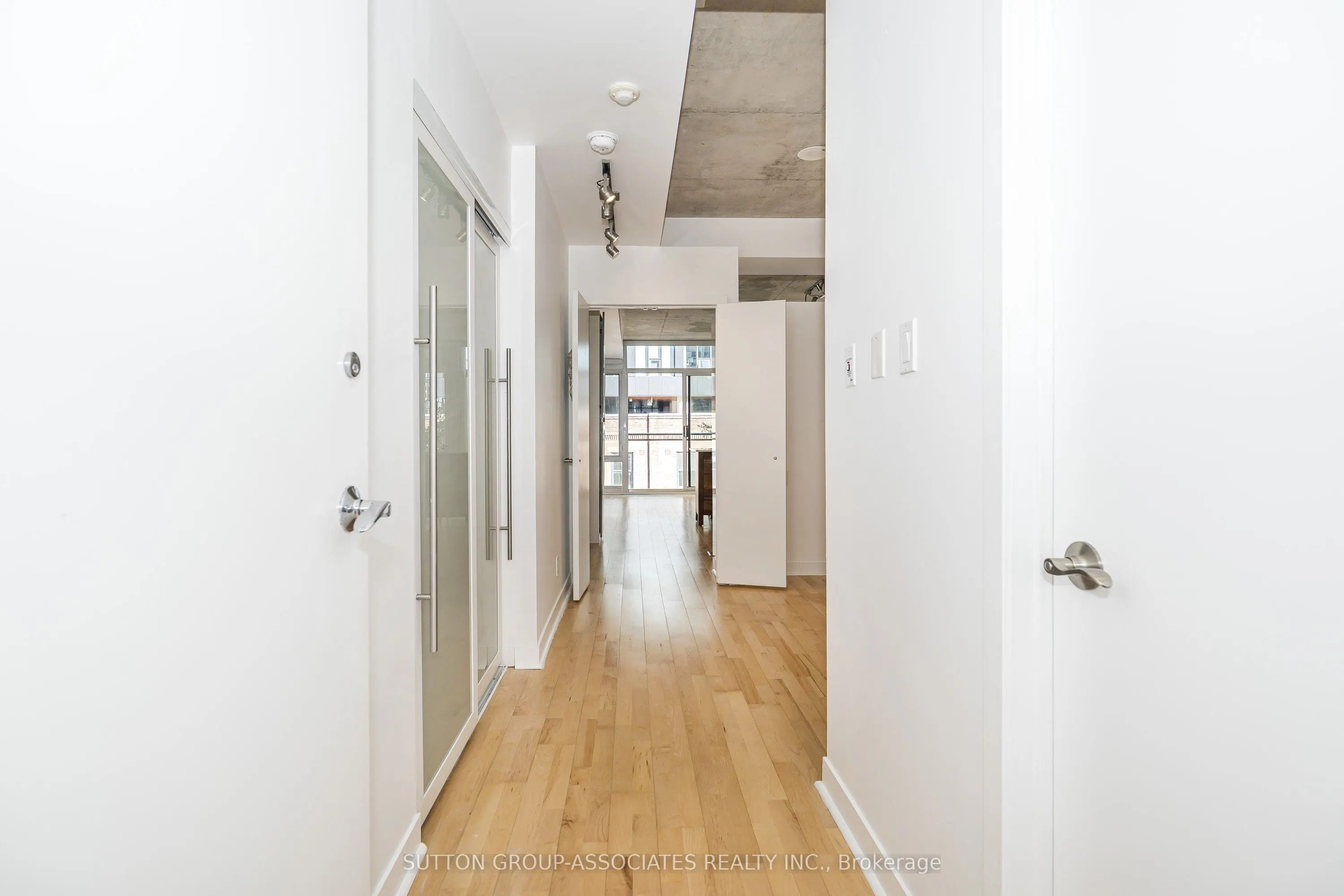 127 Queen Street E #405