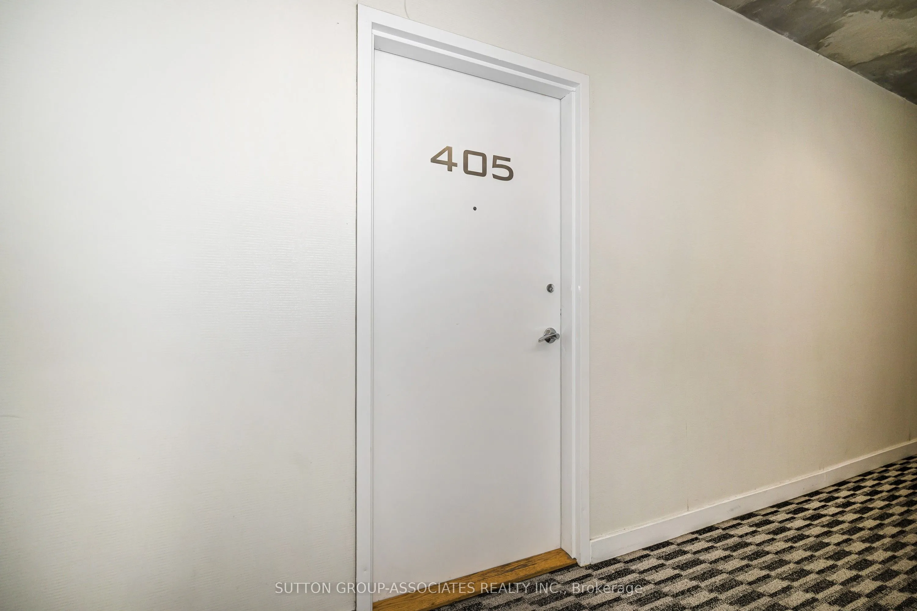 127 Queen Street E #405