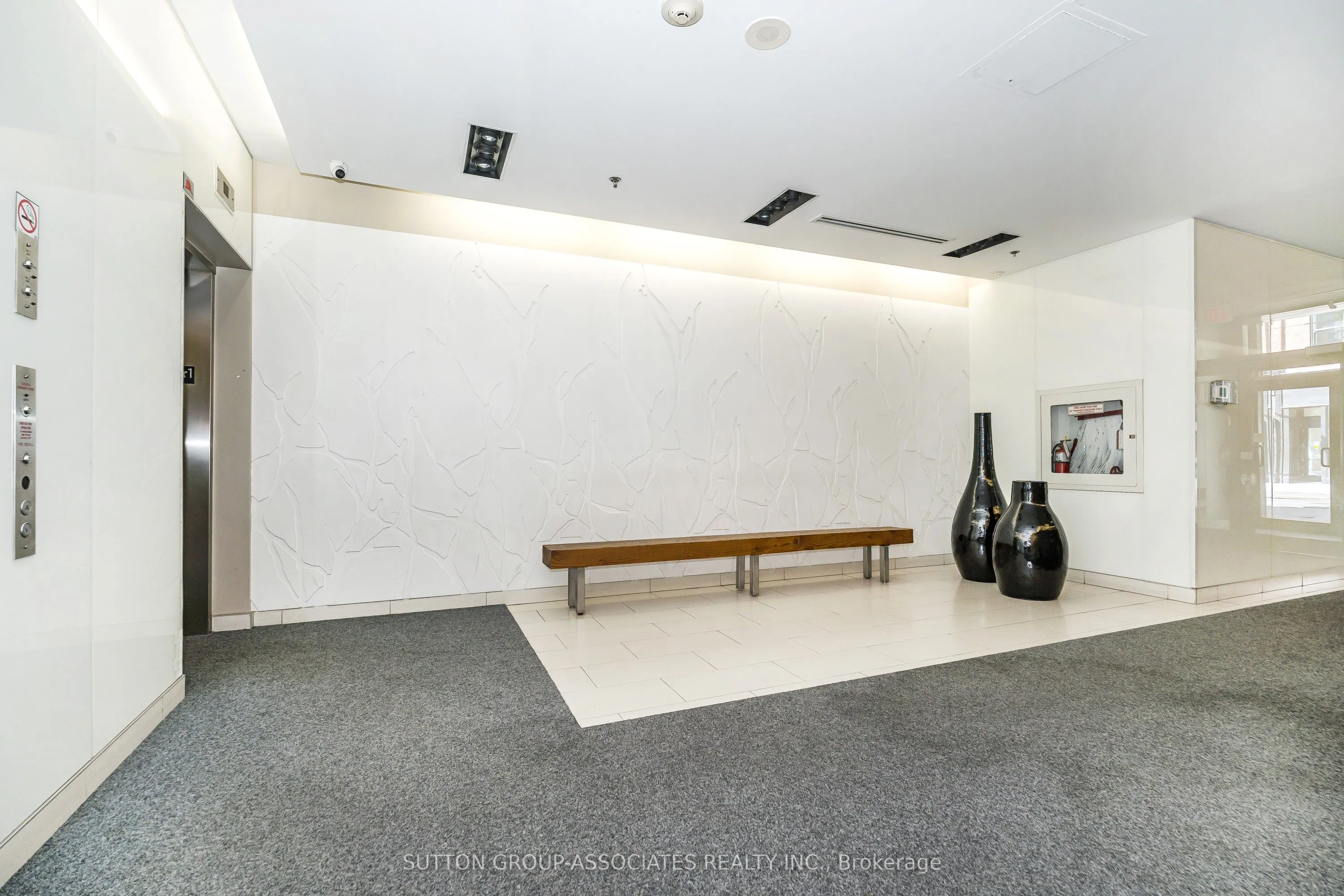 127 Queen Street E #405