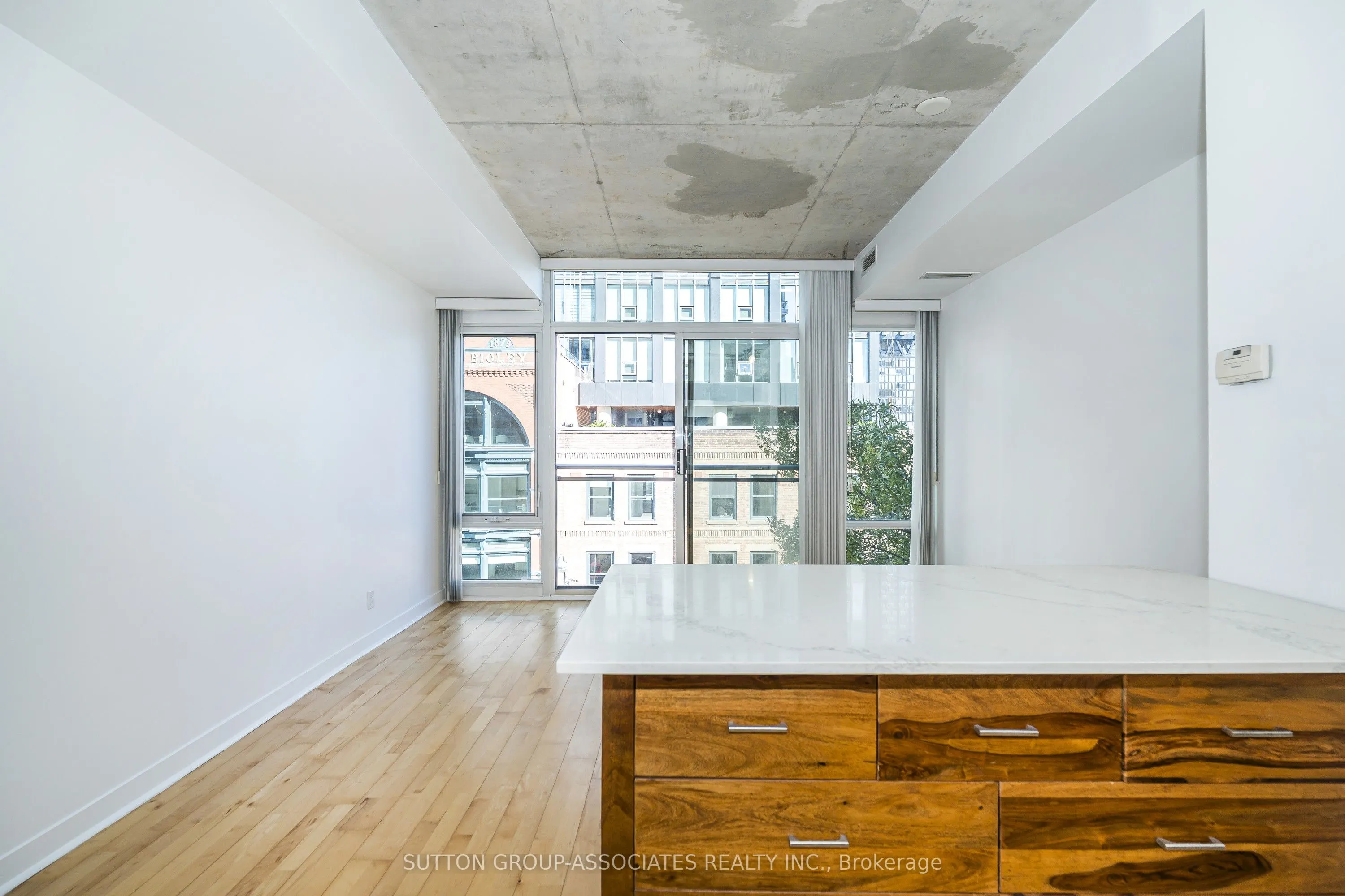 127 Queen Street E #405