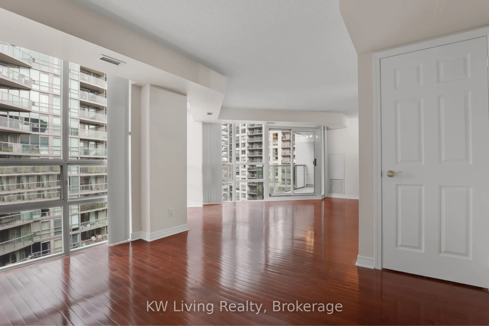 51 Lower Simcoe Street #1801