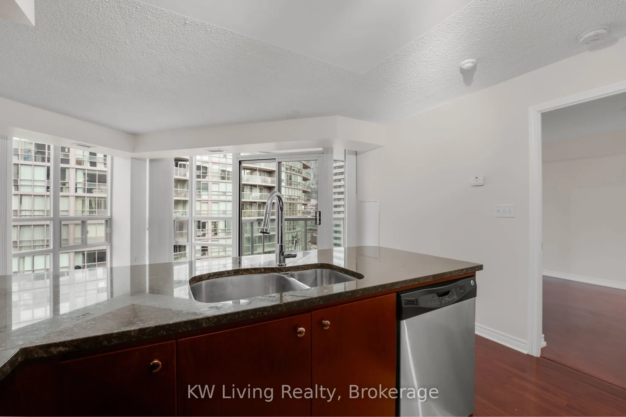 51 Lower Simcoe Street #1801