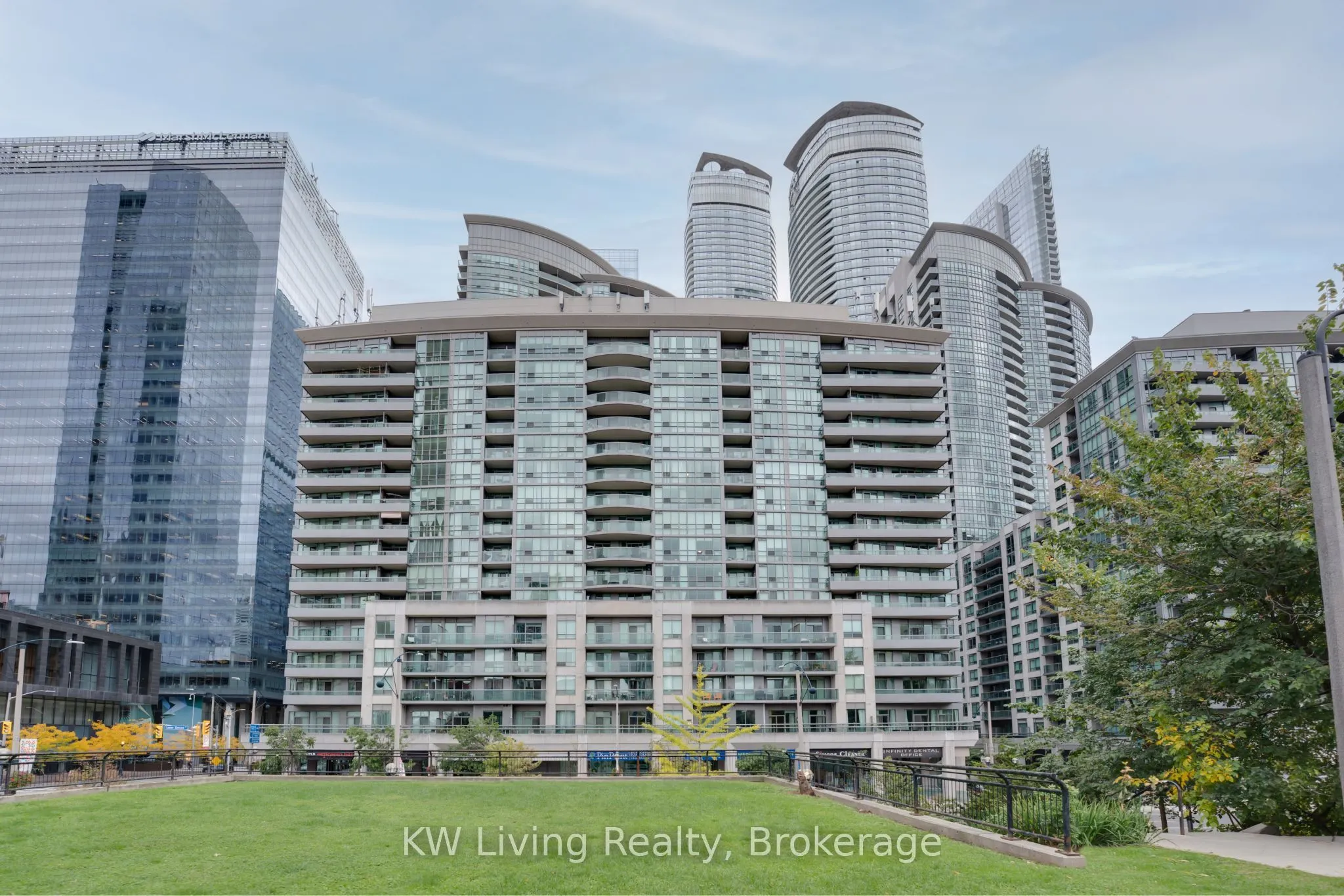51 Lower Simcoe Street #1801