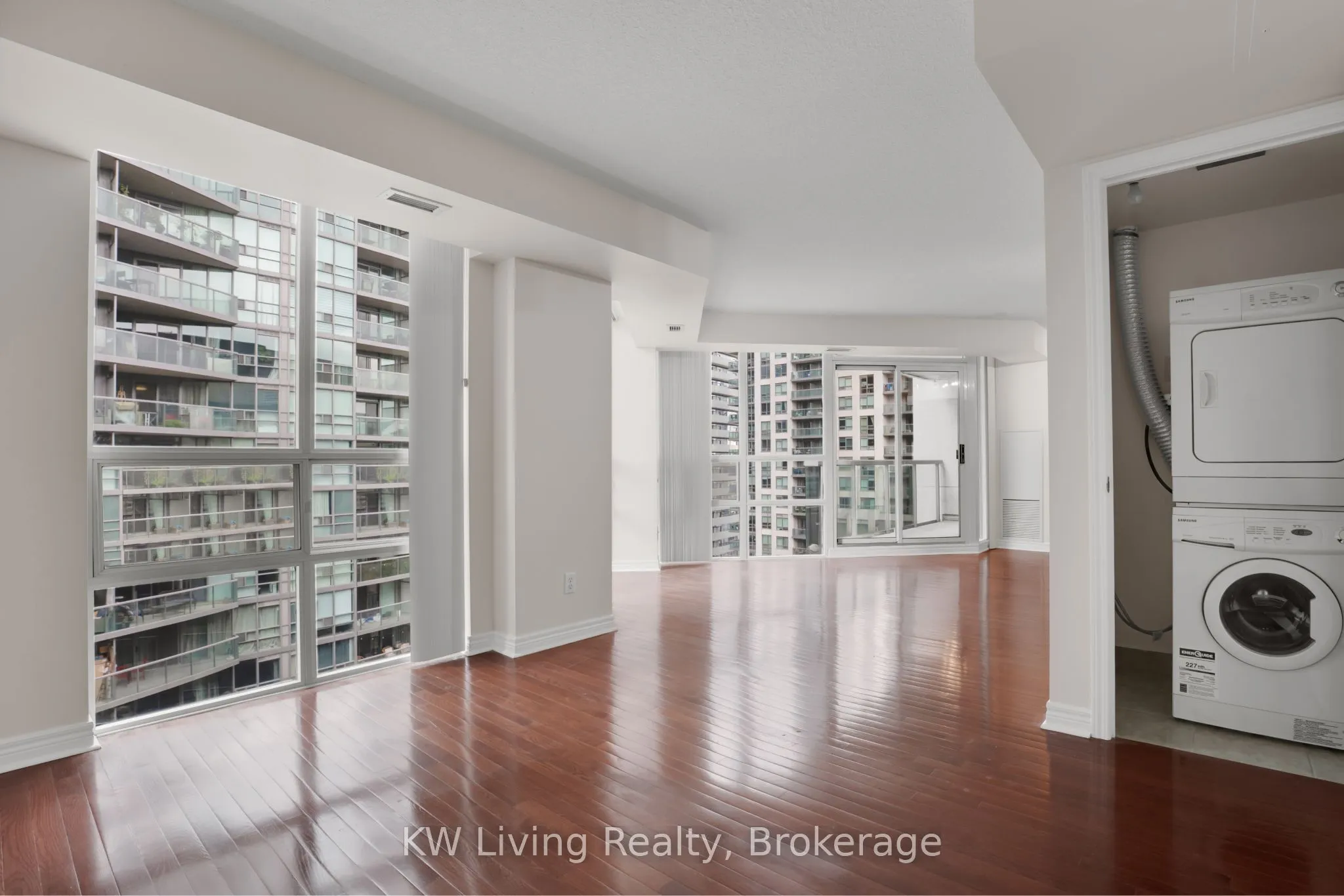 51 Lower Simcoe Street #1801