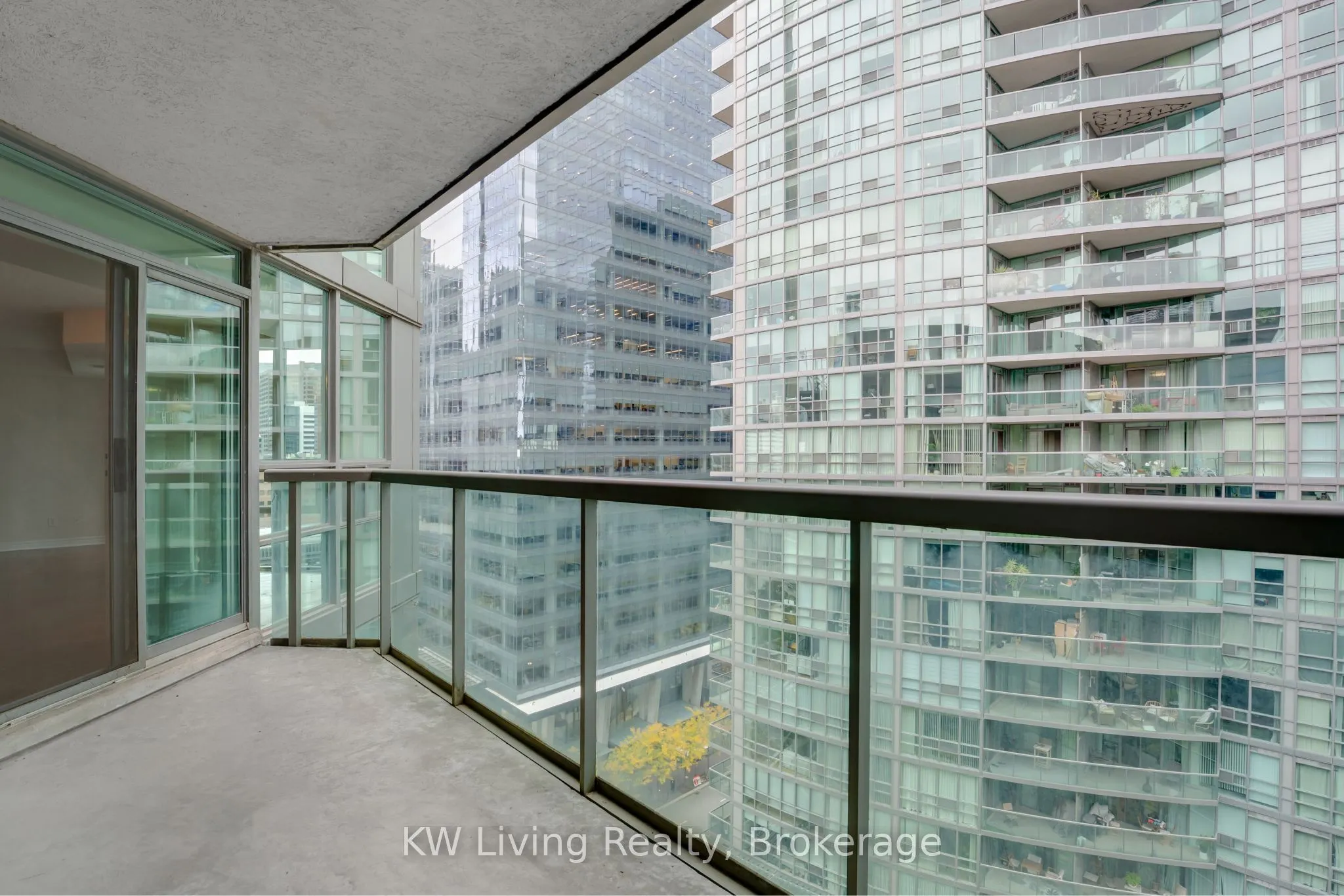 51 Lower Simcoe Street #1801
