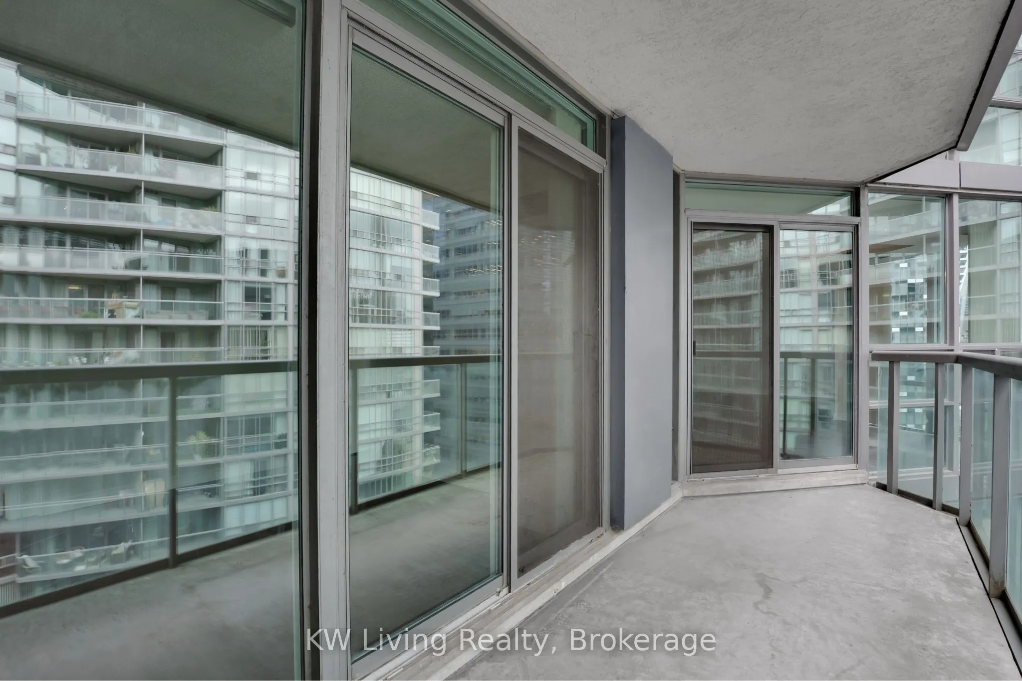 51 Lower Simcoe Street #1801