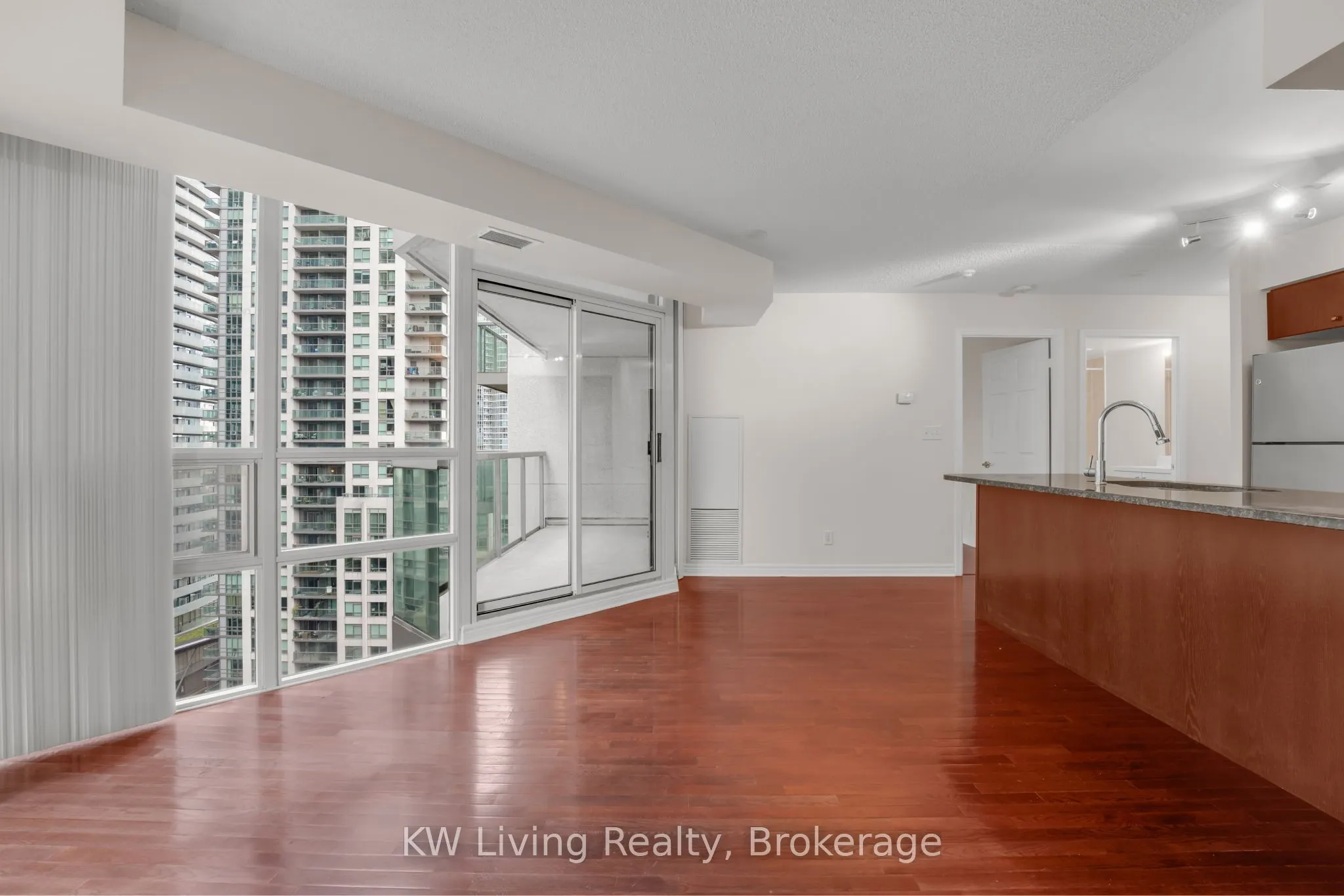 51 Lower Simcoe Street #1801