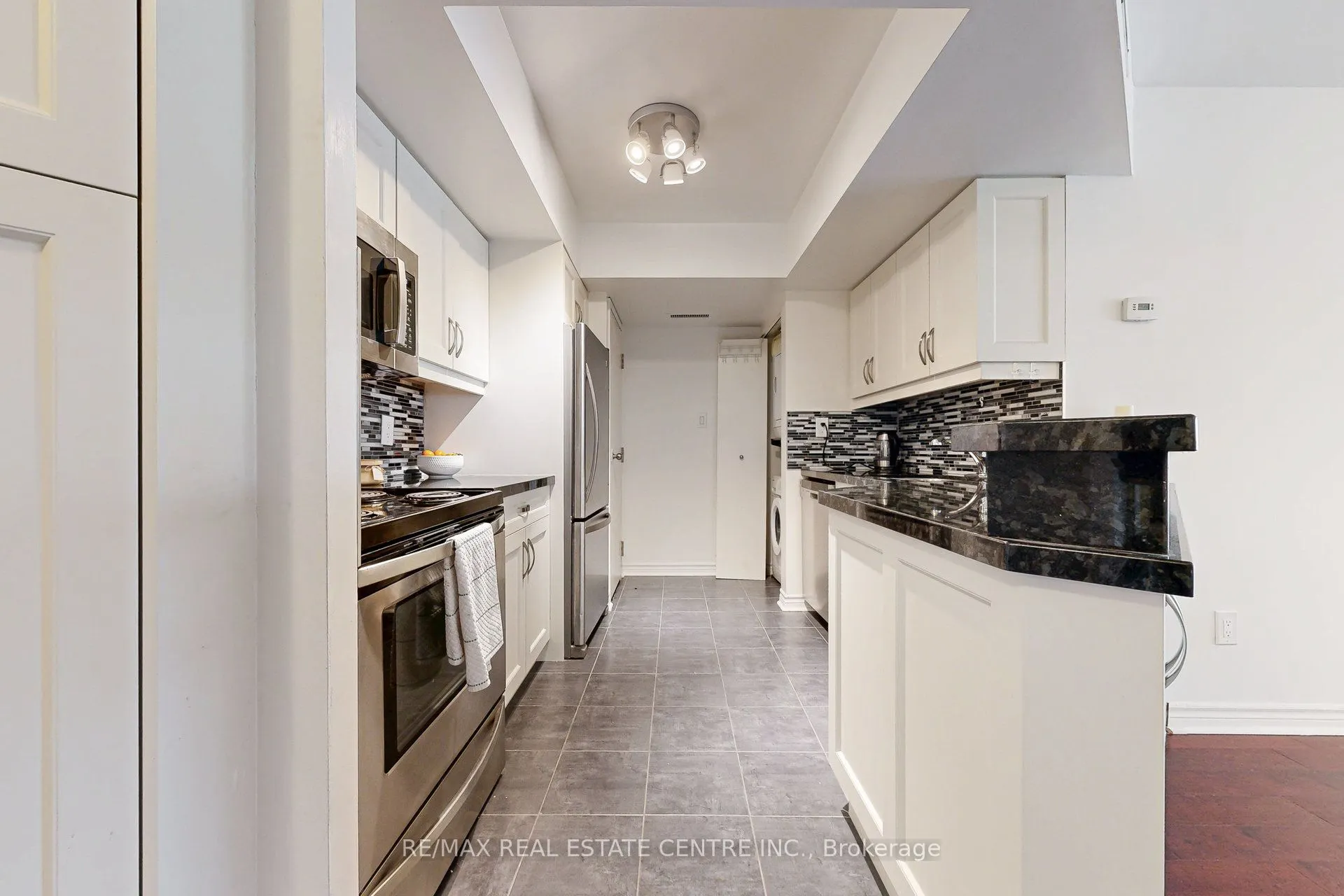 1001 Bay Street #601