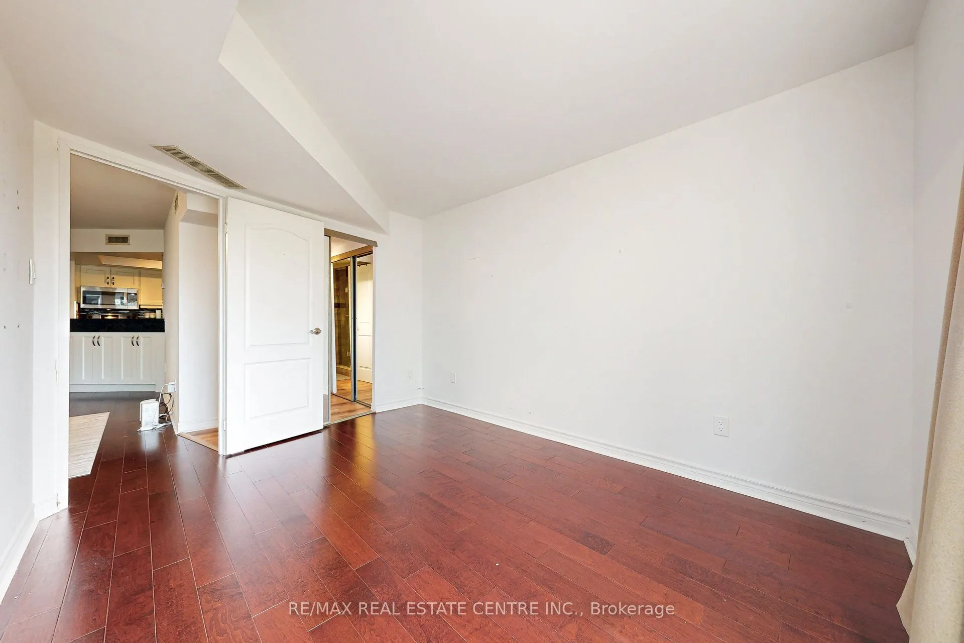 1001 Bay Street #601