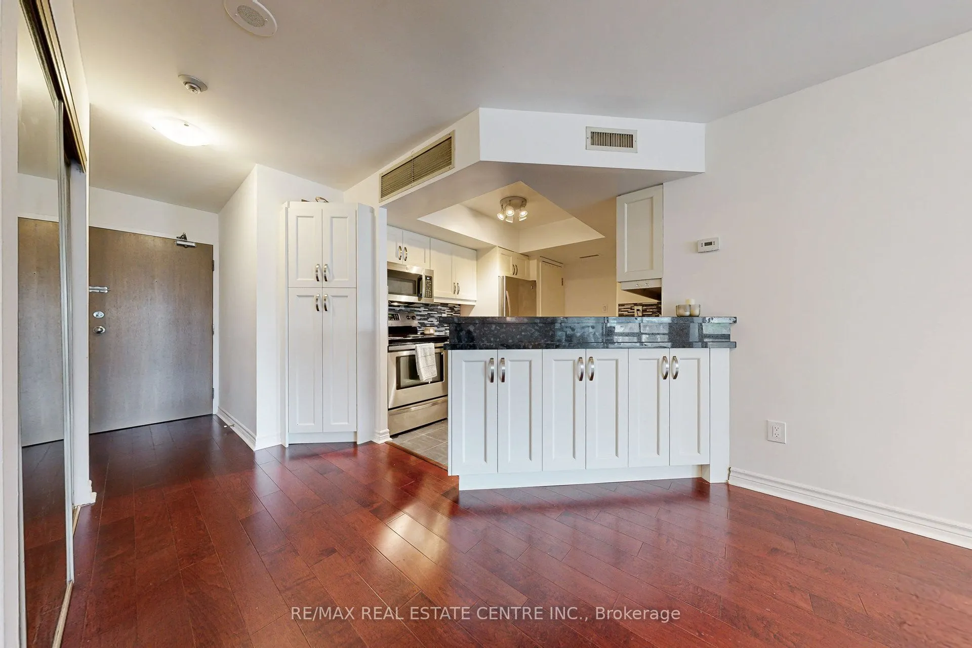 1001 Bay Street #601