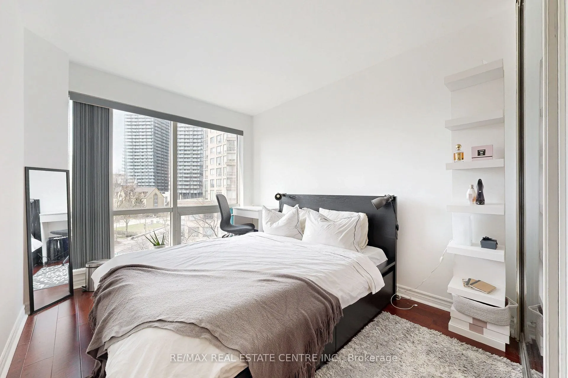 1001 Bay Street #601
