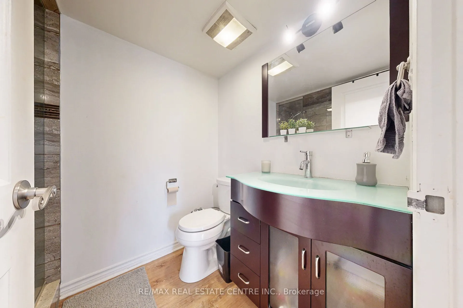 1001 Bay Street #601
