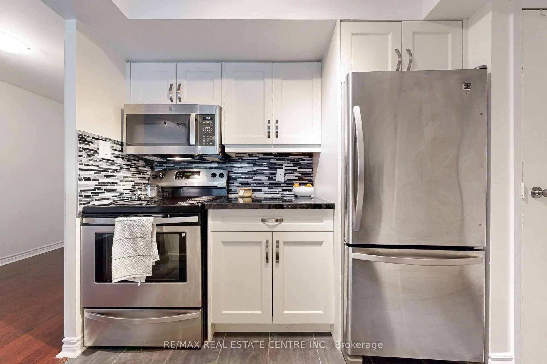 1001 Bay Street #601
