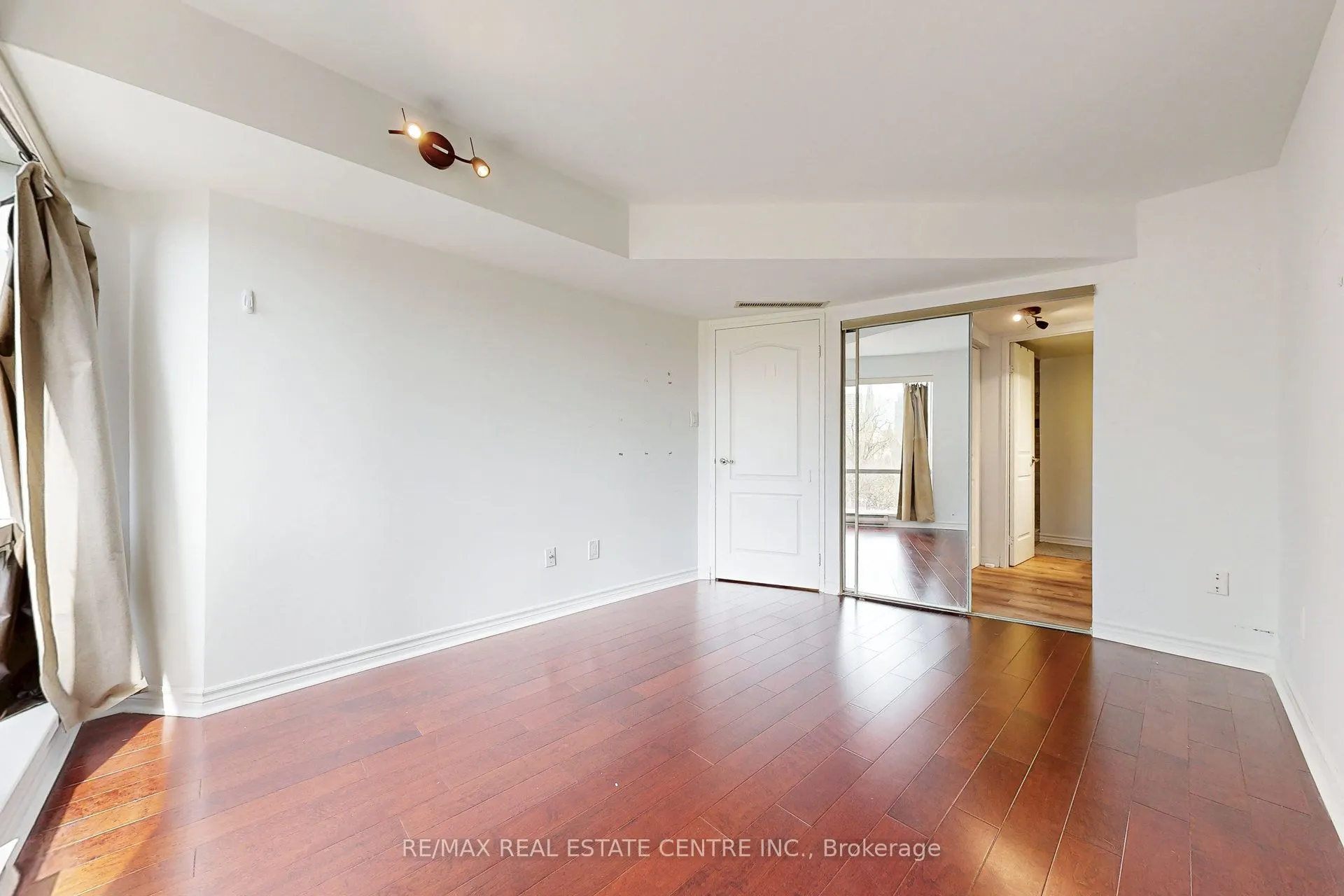 1001 Bay Street #601
