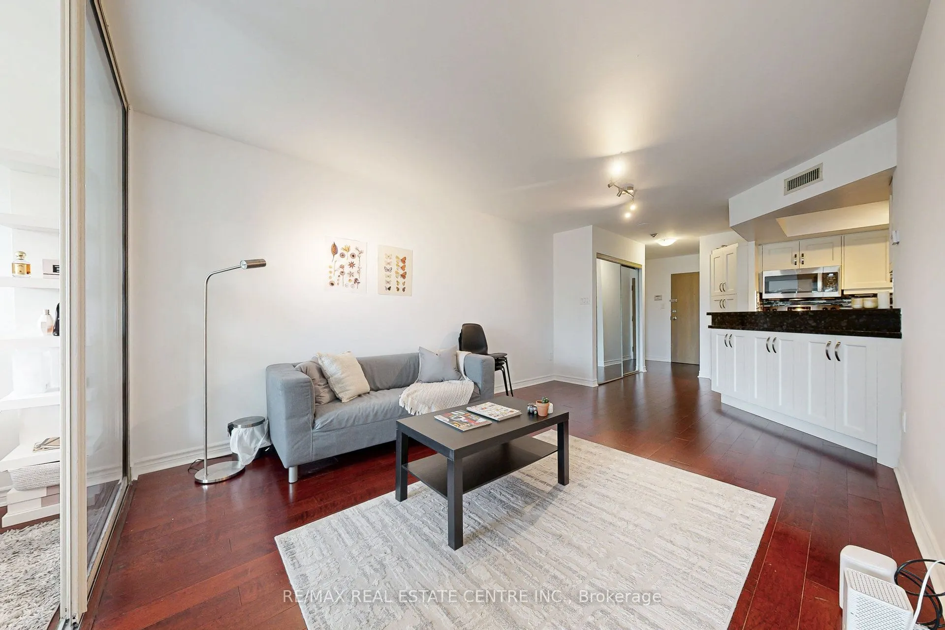 1001 Bay Street #601