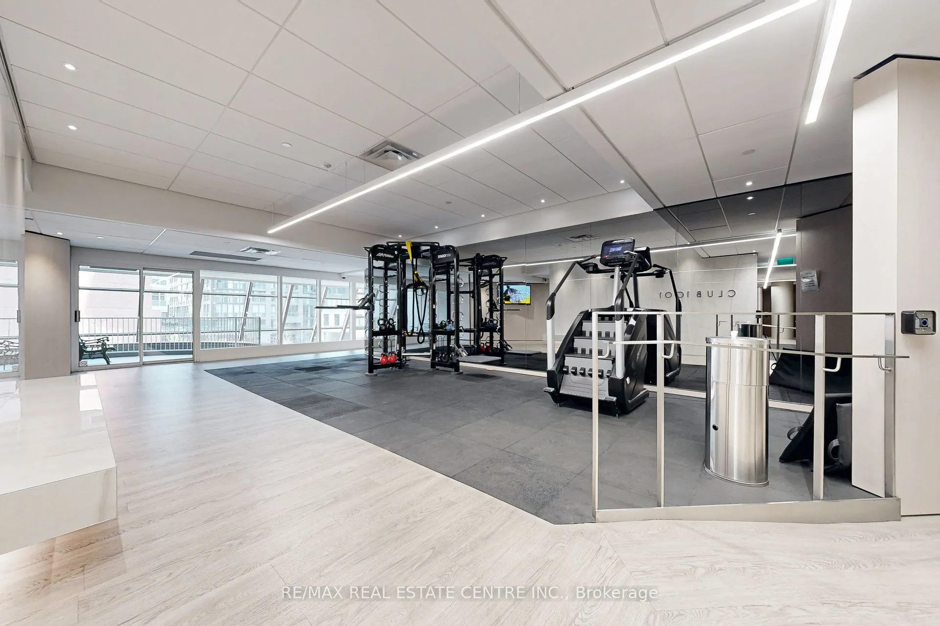 1001 Bay Street #601