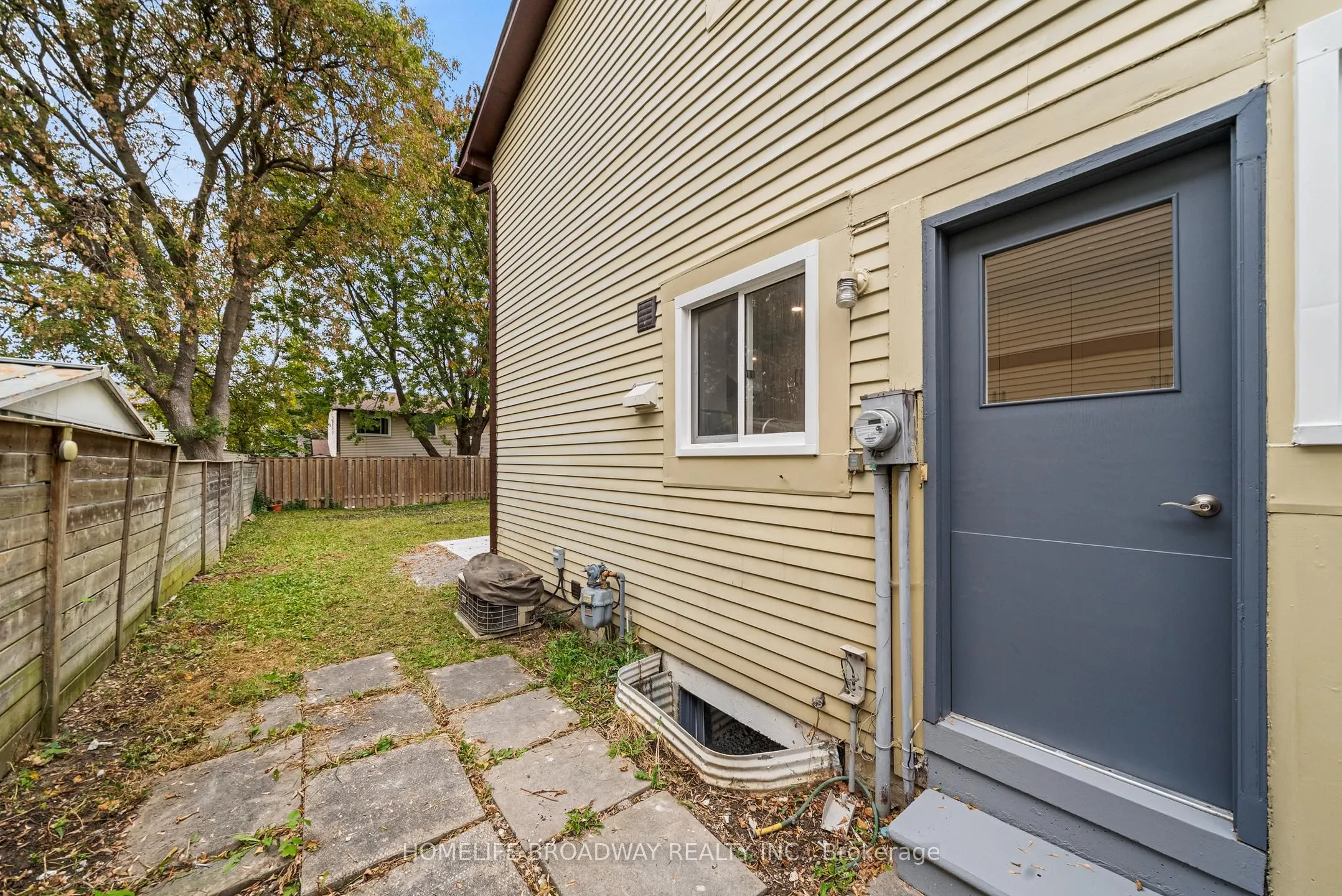 44 Hollyberry Trail