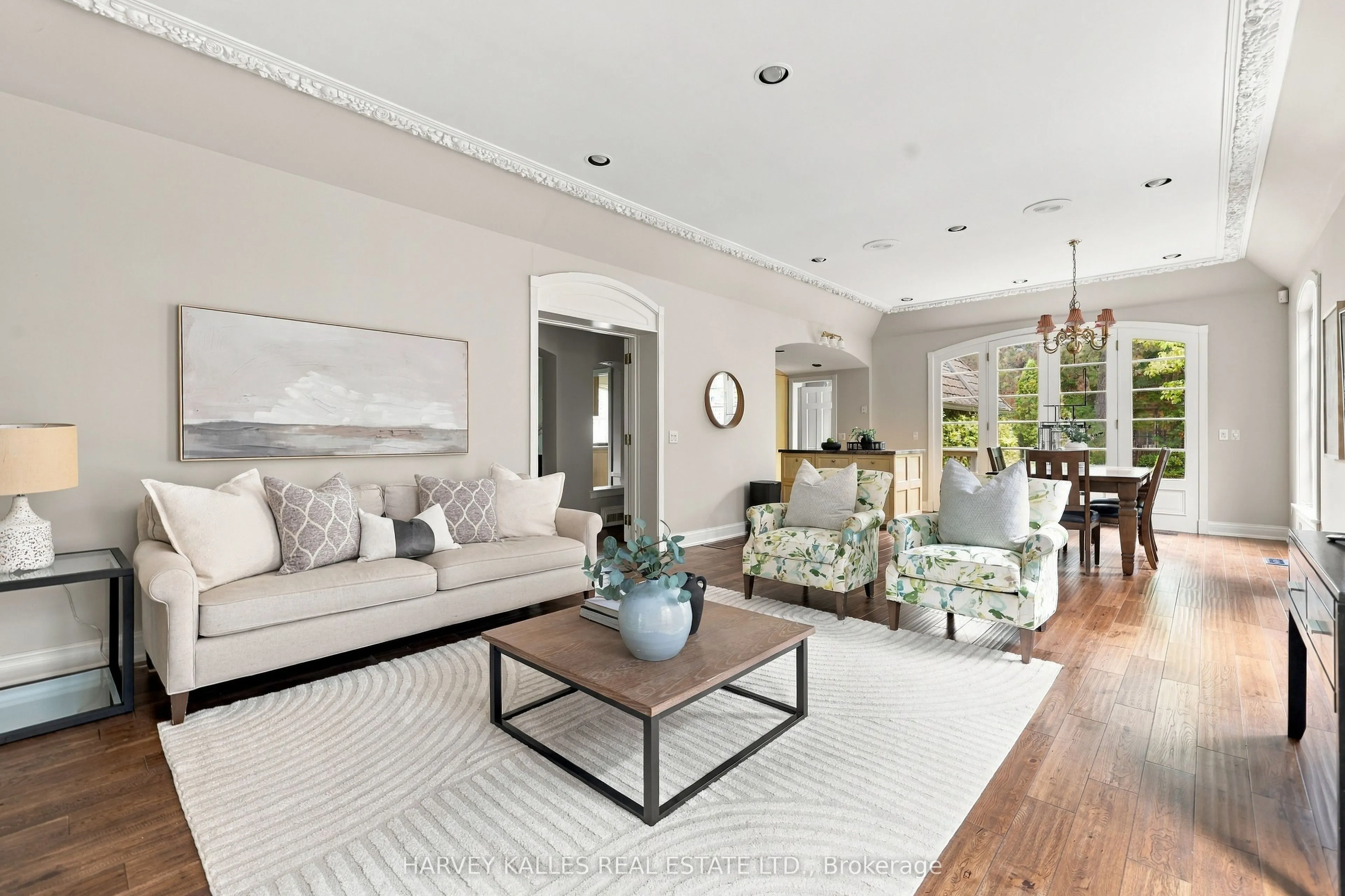 148 Strathallan Boulevard