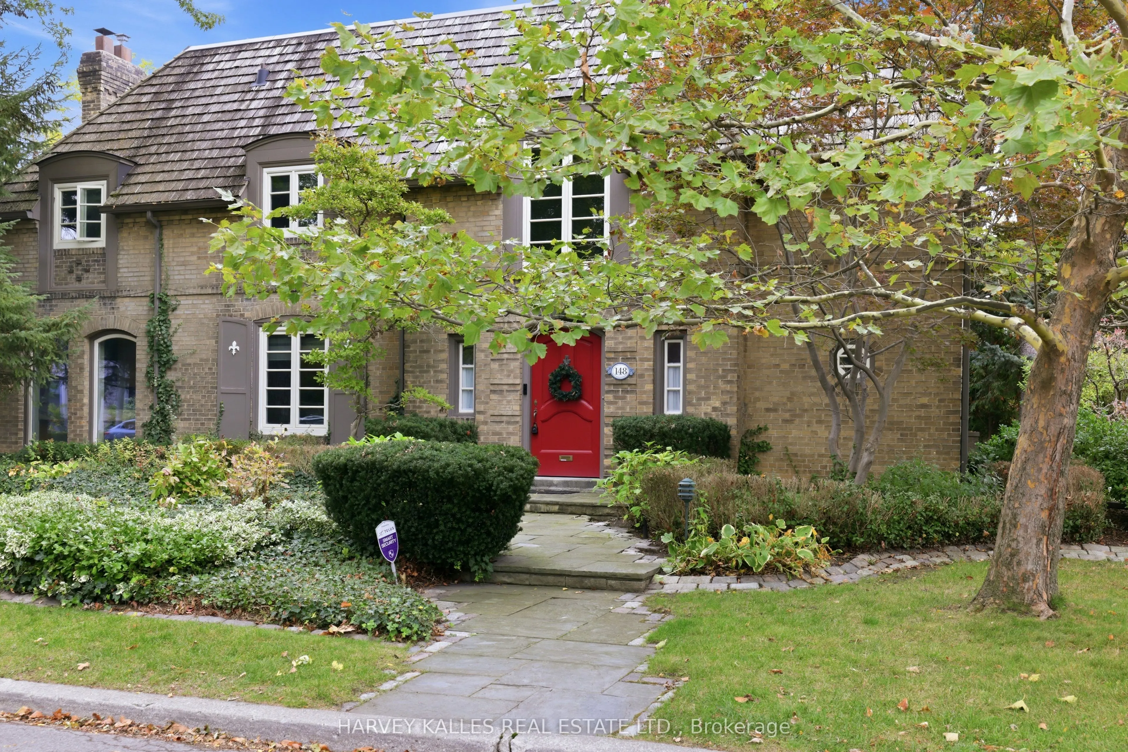 148 Strathallan Boulevard