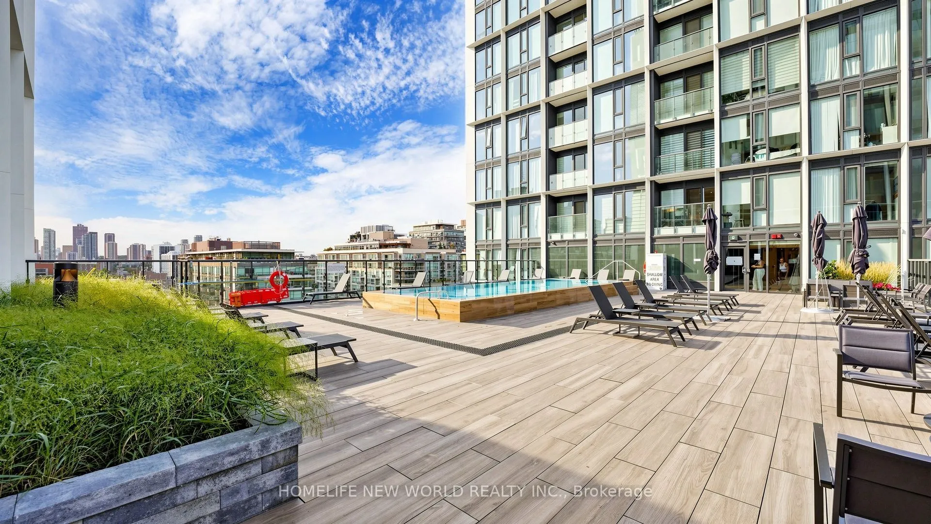 158 Front Street E #813